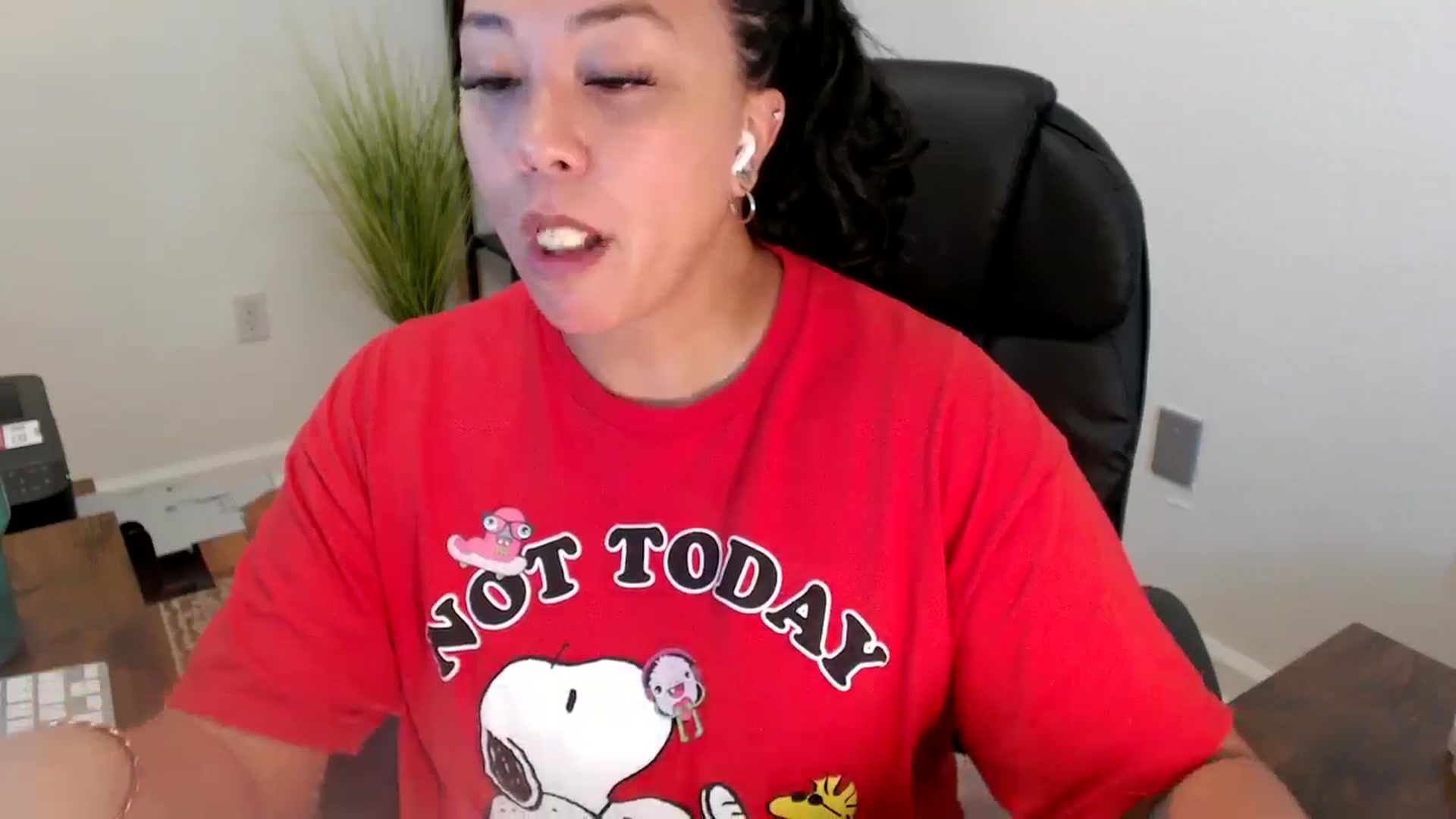 Gallery image thumbnail from MickaylaStar's myfreecams stream on, 06/20/2025, 16:42 image 17 of 20