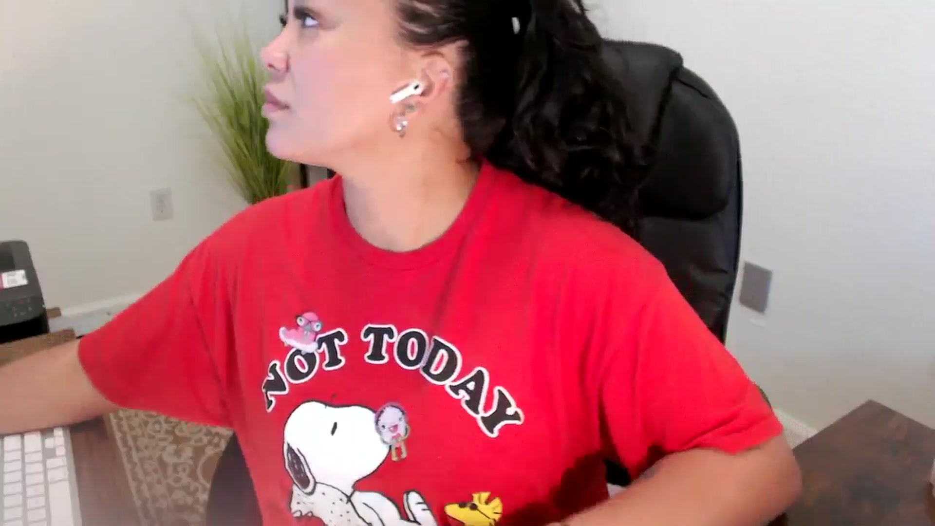 Gallery image thumbnail from MickaylaStar's myfreecams stream on, 06/20/2025, 16:42 image 16 of 20