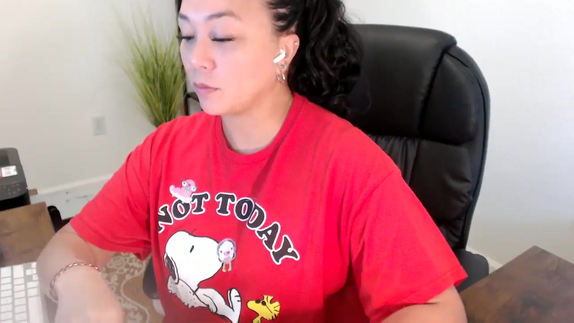 Gallery image thumbnail from MickaylaStar's myfreecams stream on, 06/20/2025, 17:09 image 3 of 20