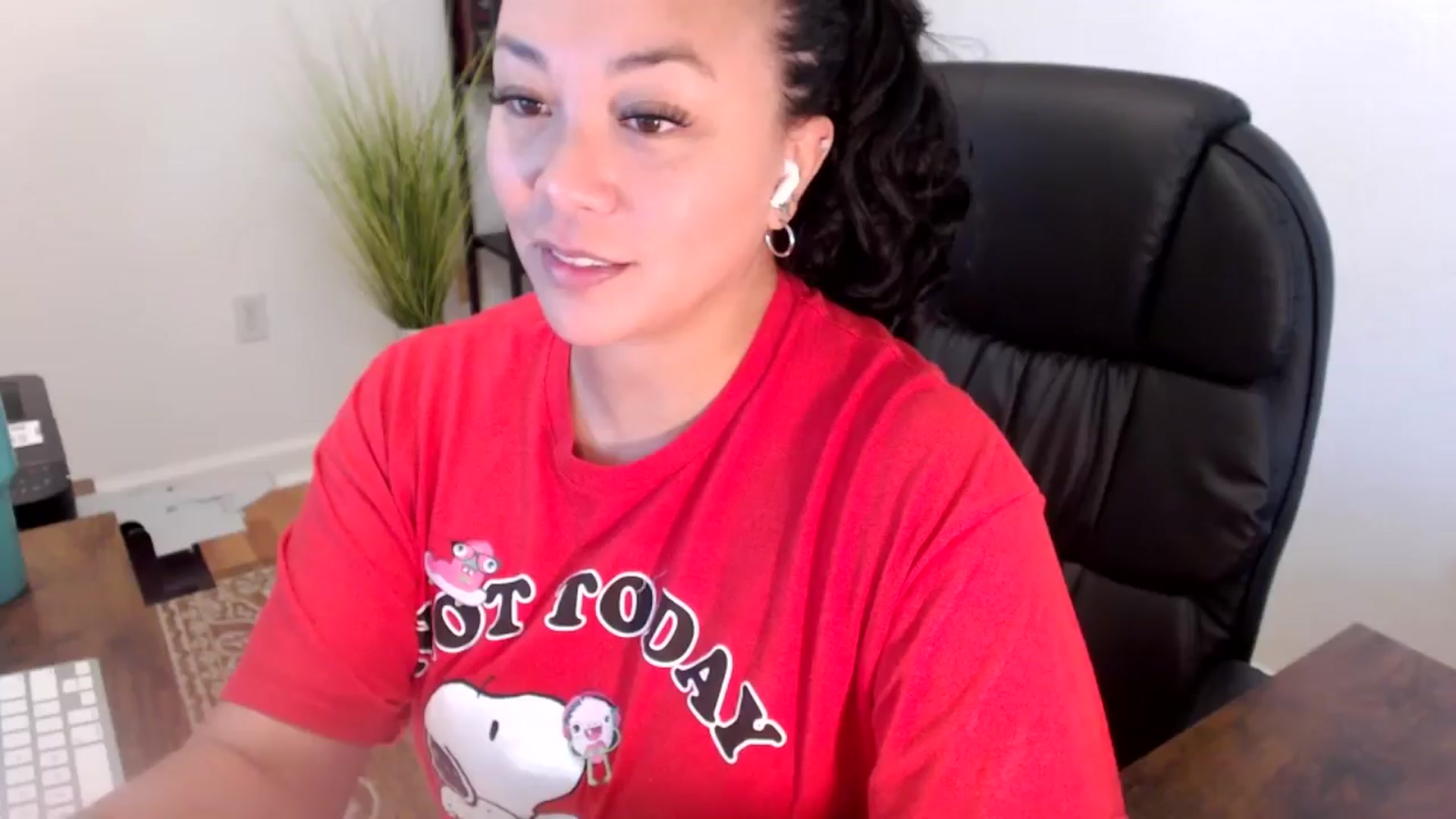 Gallery image thumbnail from MickaylaStar's myfreecams stream on, 06/20/2025, 17:18 image 19 of 20