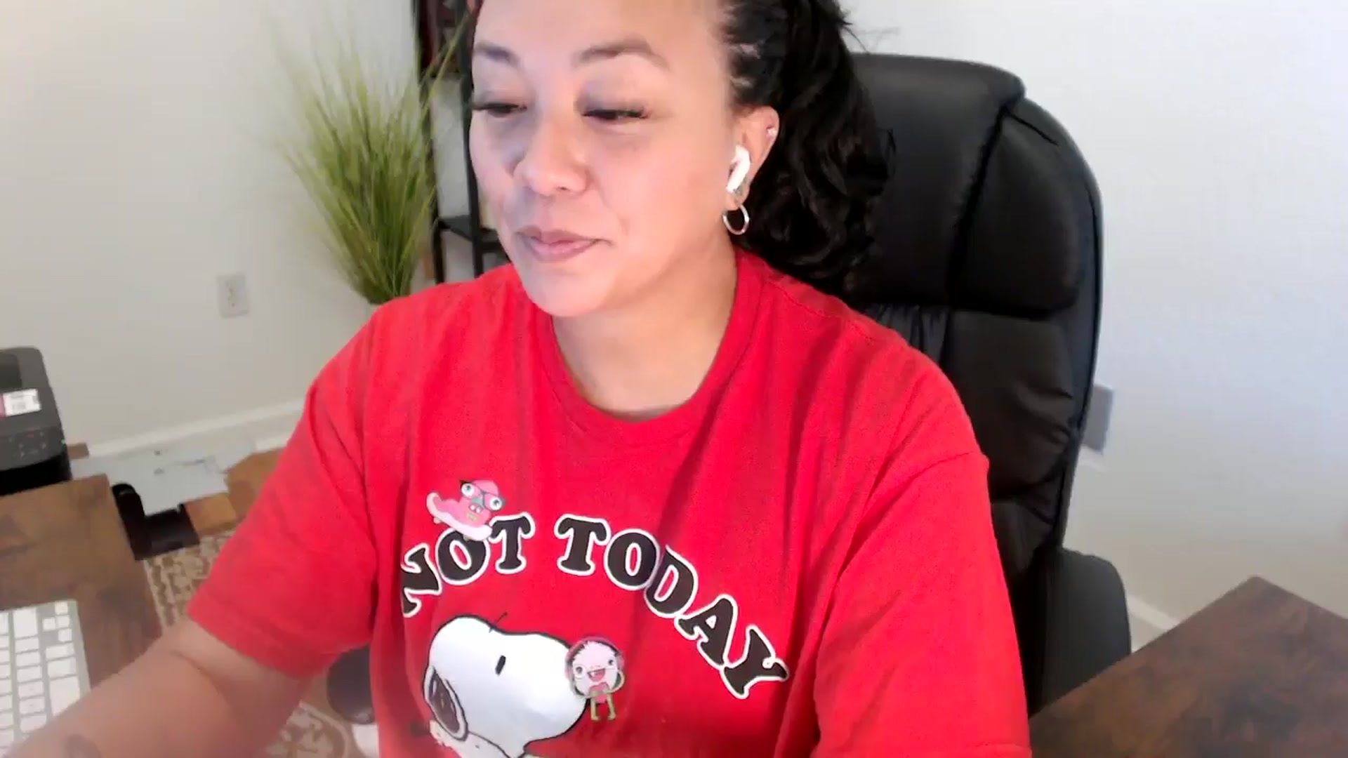 Gallery image thumbnail from MickaylaStar's myfreecams stream on, 06/20/2025, 18:14 image 12 of 20