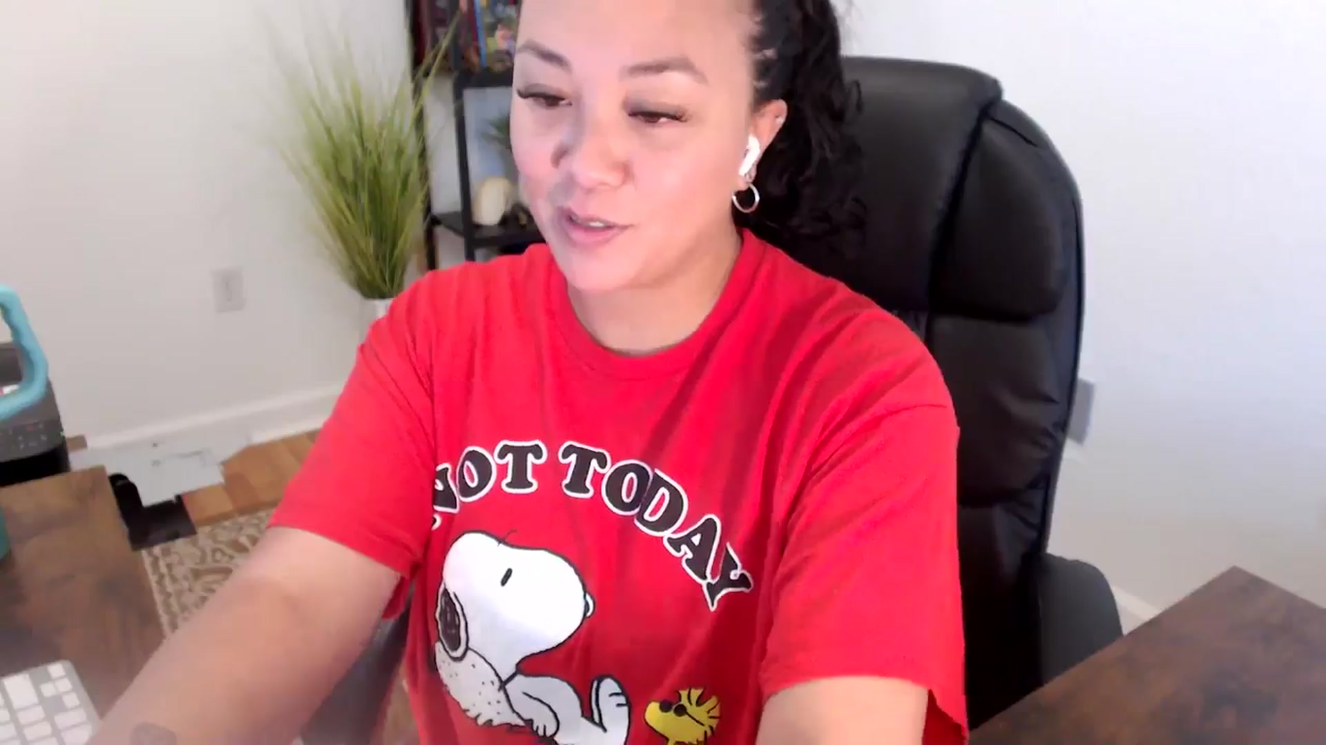 Gallery image thumbnail from MickaylaStar's myfreecams stream on, 06/20/2025, 19:04 image 15 of 20