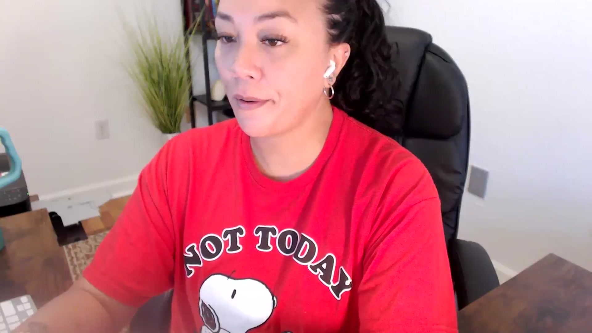 Gallery image thumbnail from MickaylaStar's myfreecams stream on, 06/20/2025, 19:04 image 7 of 20