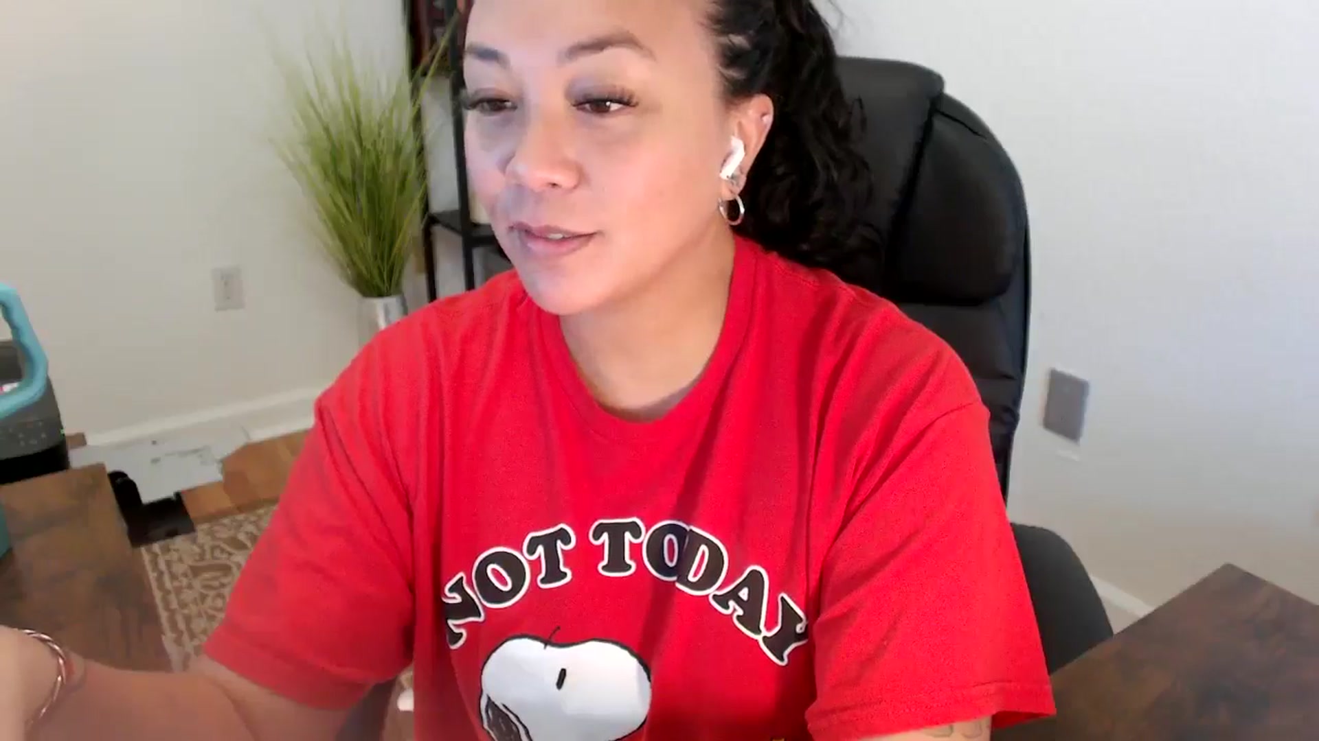 Gallery image thumbnail from MickaylaStar's myfreecams stream on, 06/20/2025, 19:04 image 11 of 20