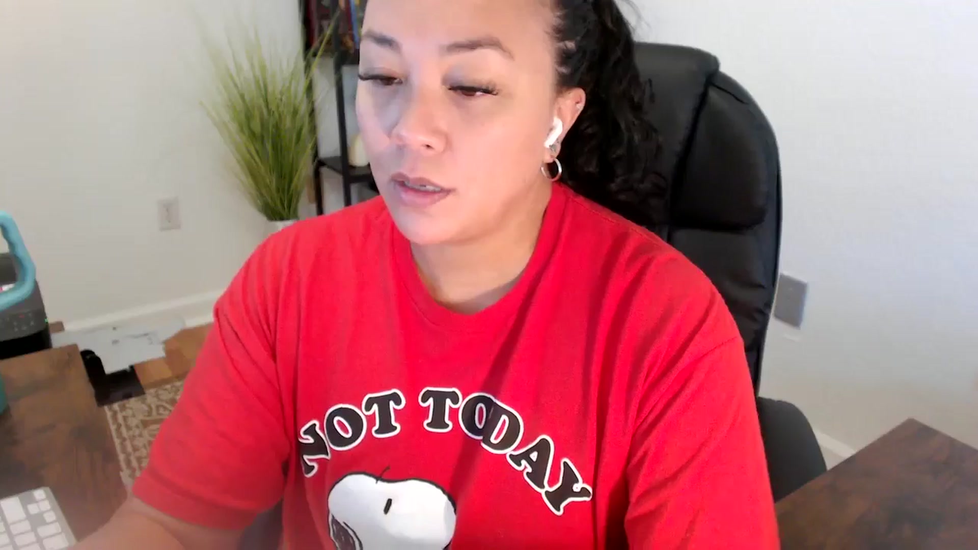 Gallery image thumbnail from MickaylaStar's myfreecams stream on, 06/20/2025, 19:04 image 10 of 20