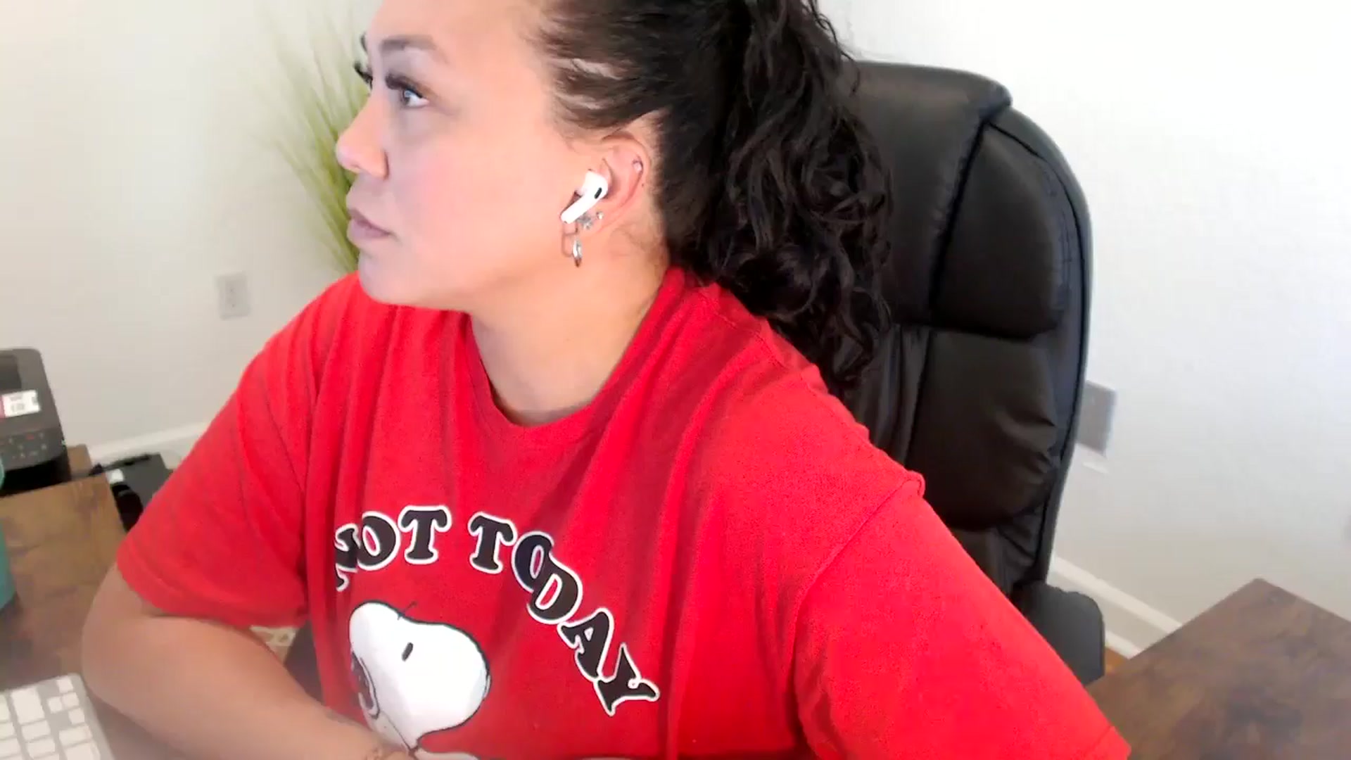 Gallery image thumbnail from MickaylaStar's myfreecams stream on, 06/20/2025, 20:11 image 19 of 20