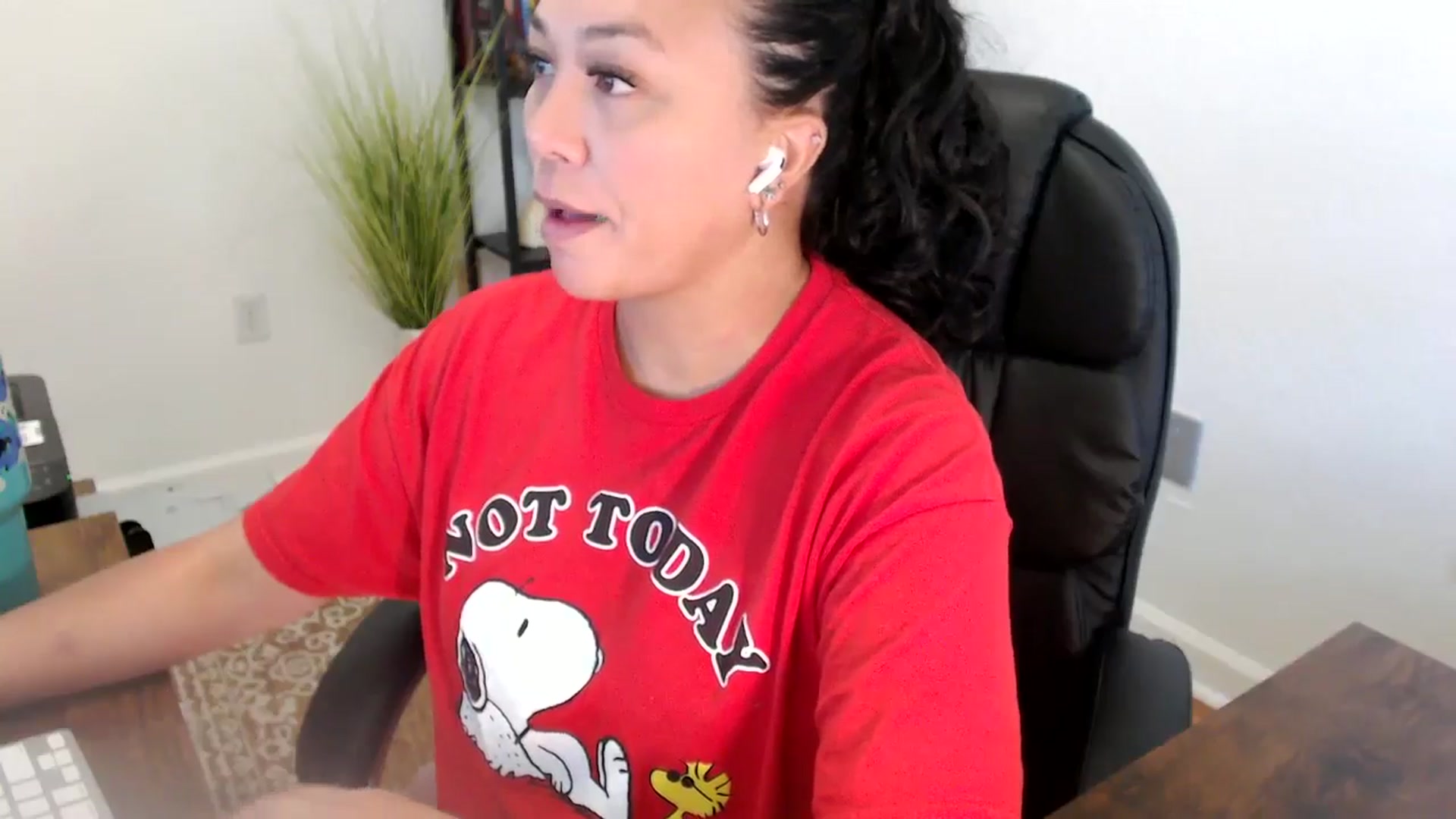 Gallery image thumbnail from MickaylaStar's myfreecams stream on, 06/20/2025, 20:11 image 3 of 20
