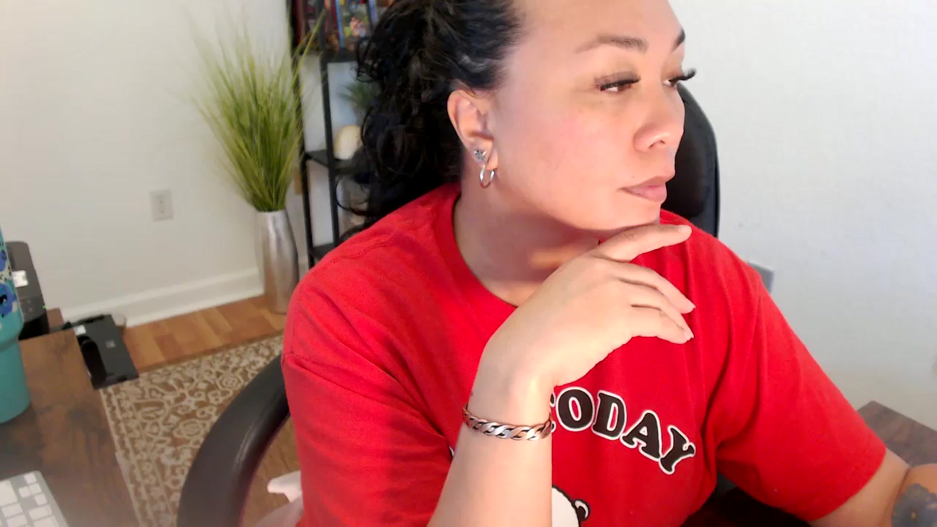 Gallery image thumbnail from MickaylaStar's myfreecams stream on, 06/20/2025, 20:11 image 14 of 20