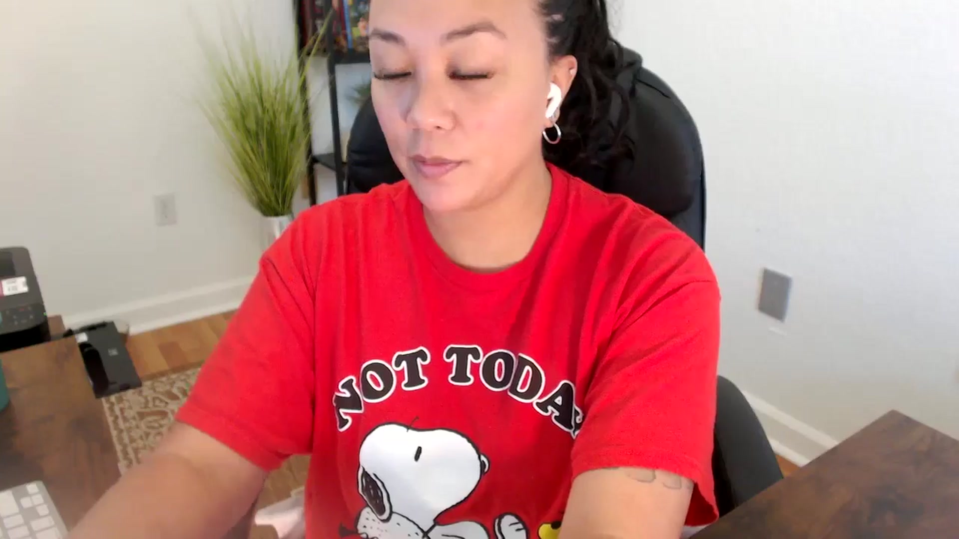 Gallery image thumbnail from MickaylaStar's myfreecams stream on, 06/20/2025, 20:11 image 17 of 20