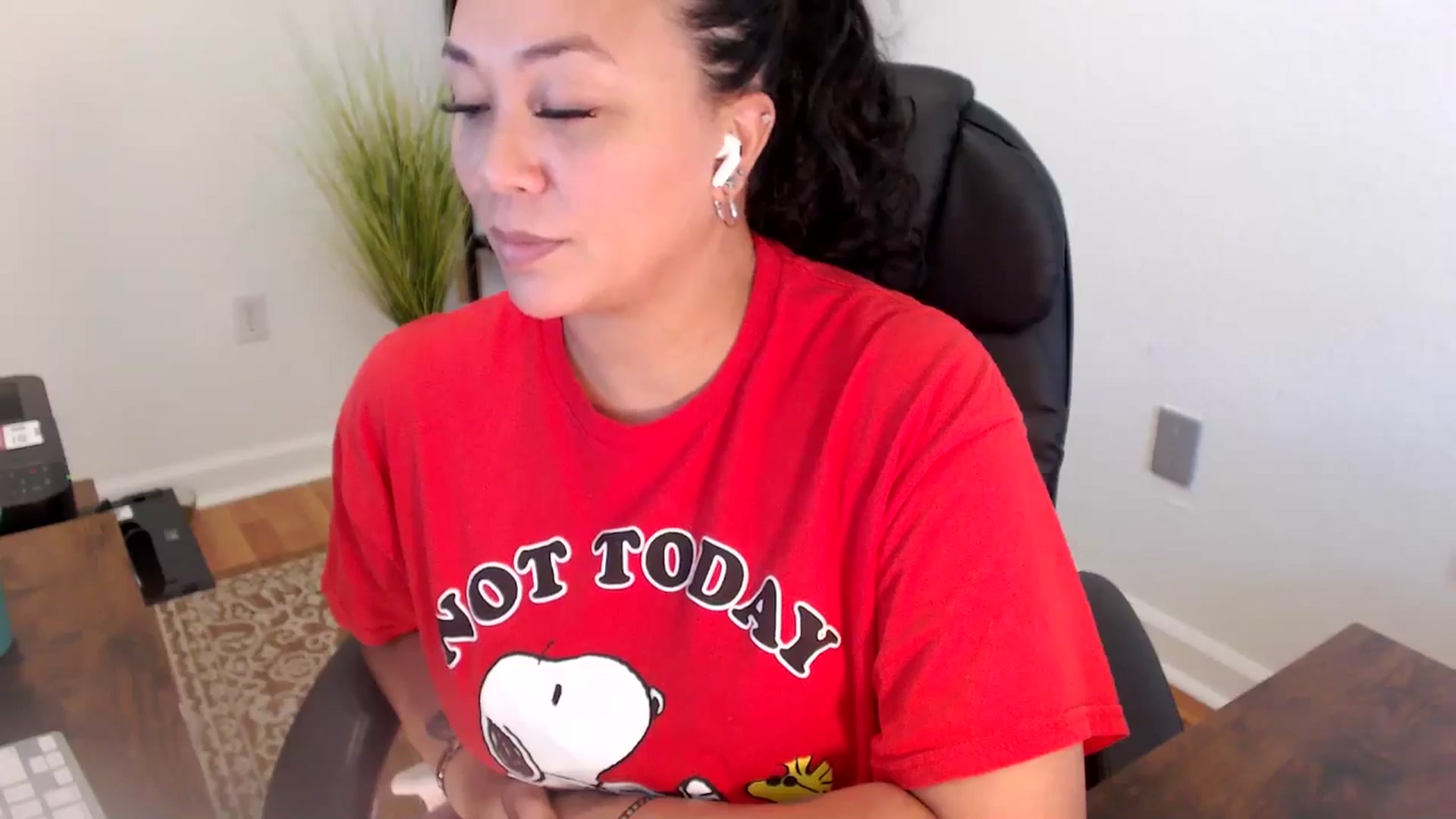 Gallery image thumbnail from MickaylaStar's myfreecams stream on, 06/20/2025, 20:11 image 12 of 20