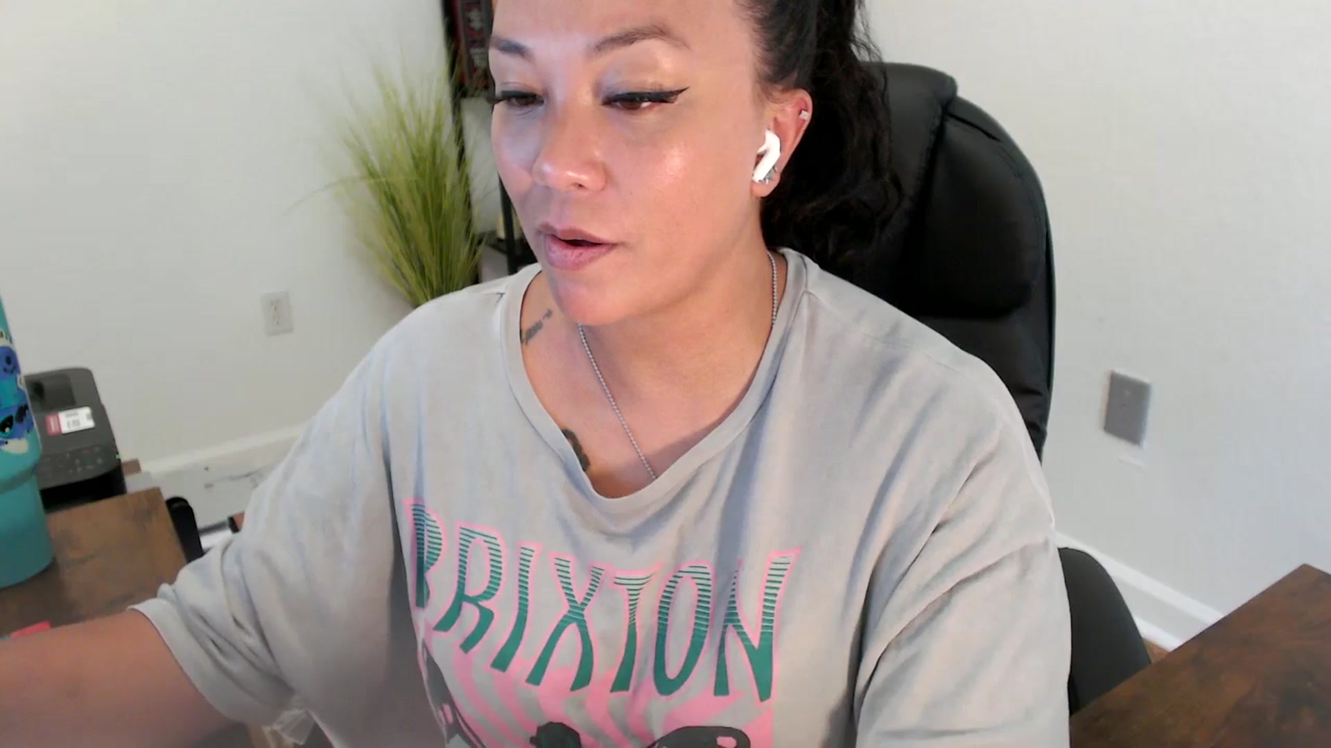 Gallery image thumbnail from MickaylaStar's myfreecams stream on, 06/23/2025, 22:15 image 2 of 20
