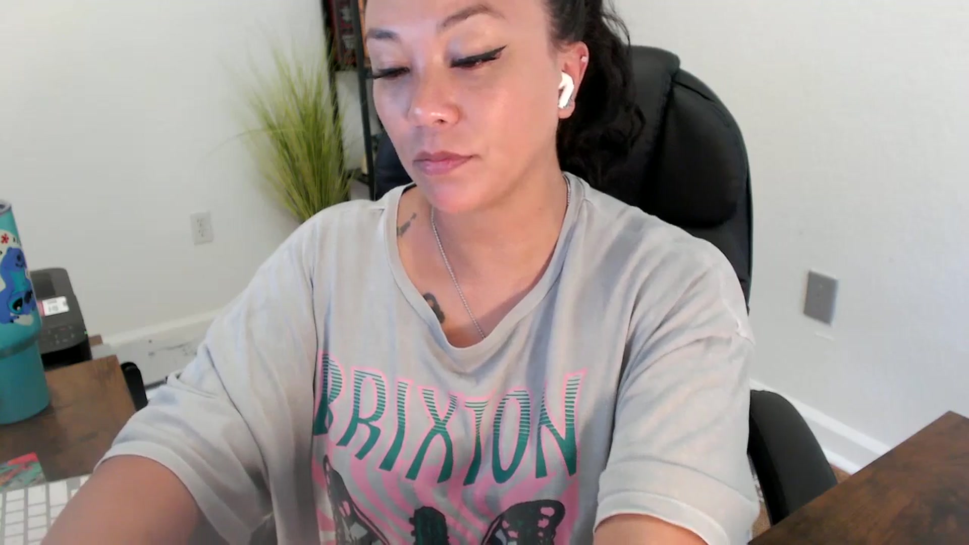 Gallery image thumbnail from MickaylaStar's myfreecams stream on, 06/23/2025, 22:15 image 15 of 20