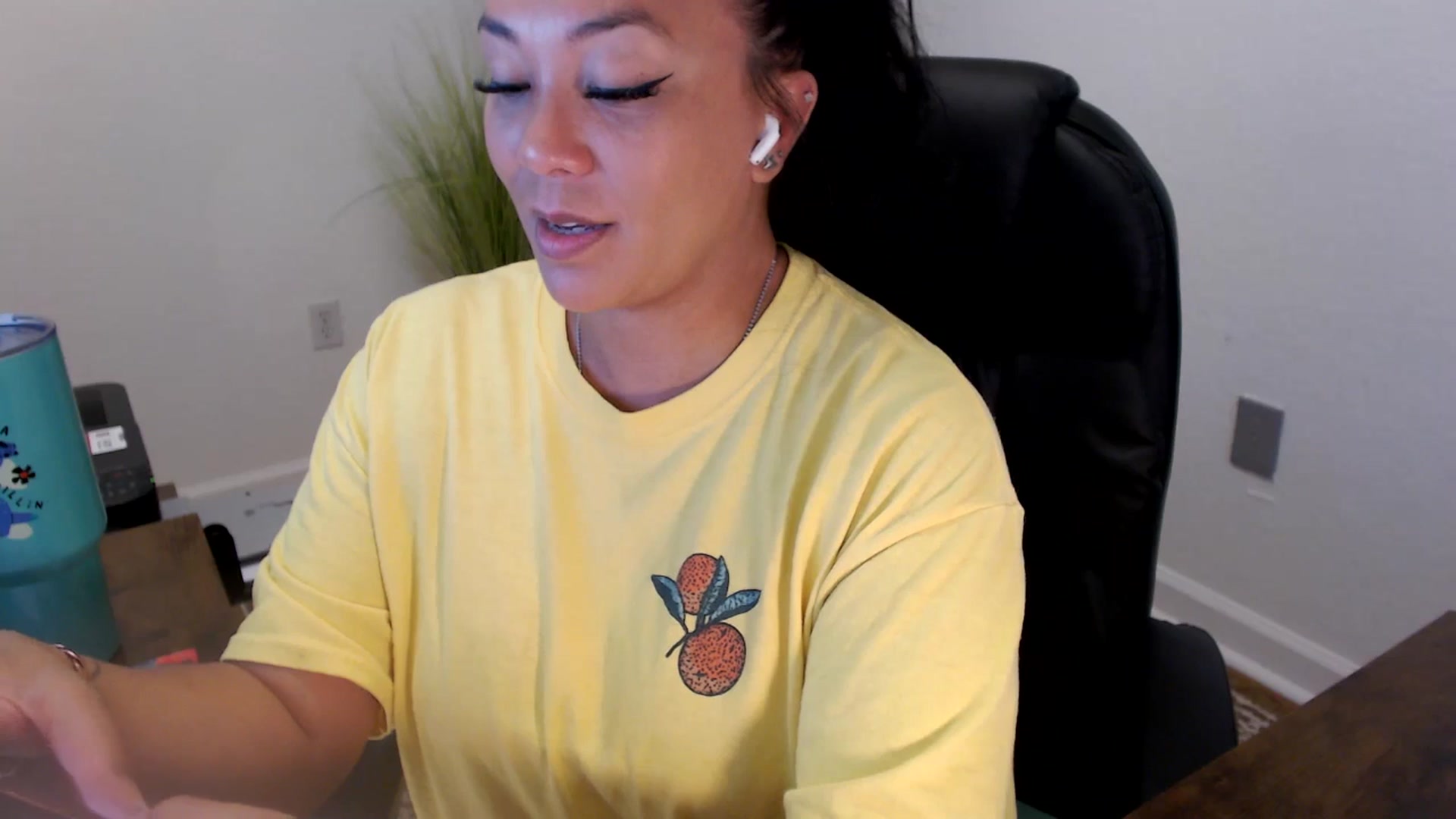 Gallery image thumbnail from MickaylaStar's myfreecams stream on, 06/24/2025, 15:26 image 9 of 20