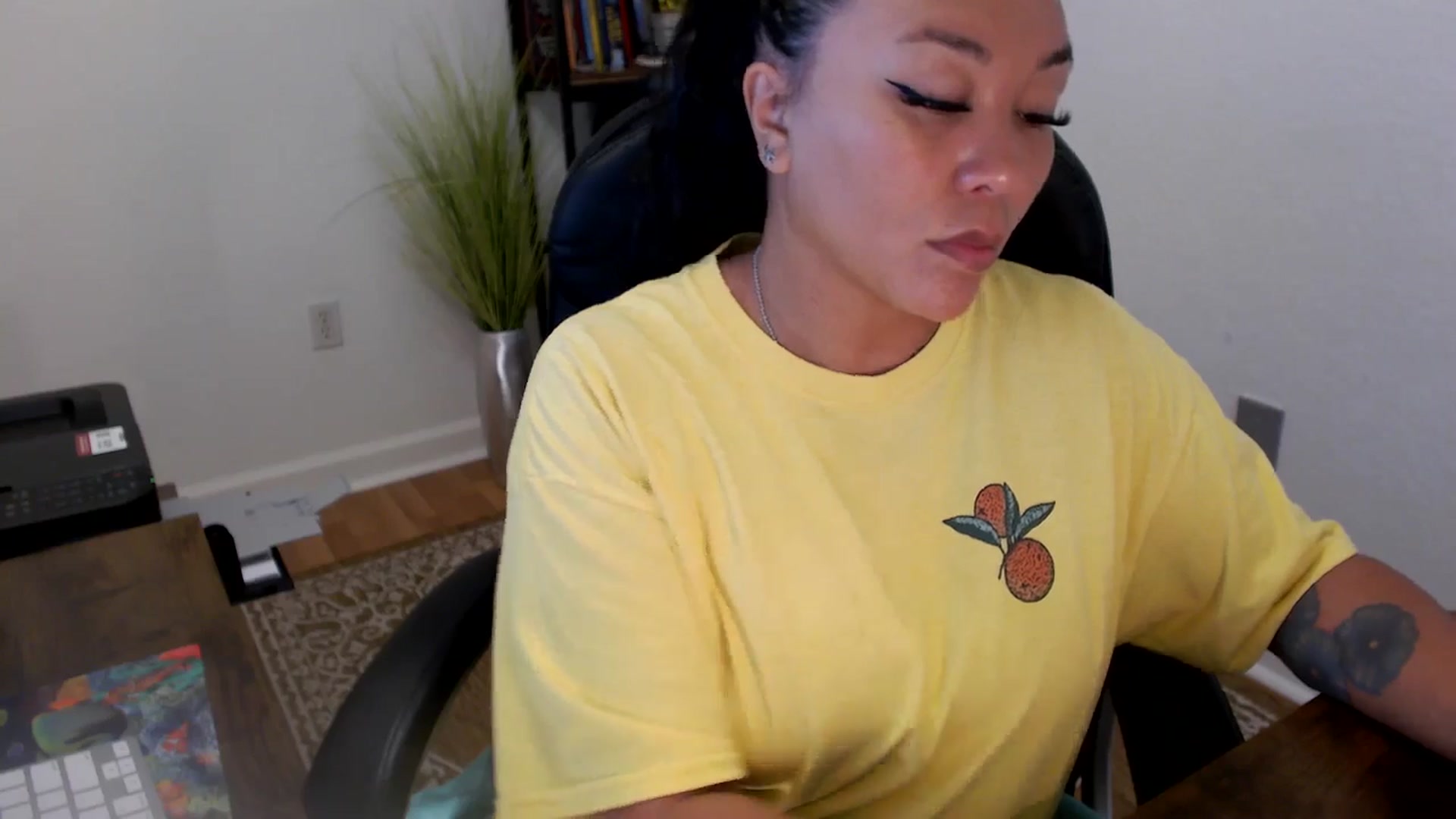Gallery image thumbnail from MickaylaStar's myfreecams stream on, 06/24/2025, 15:26 image 3 of 20