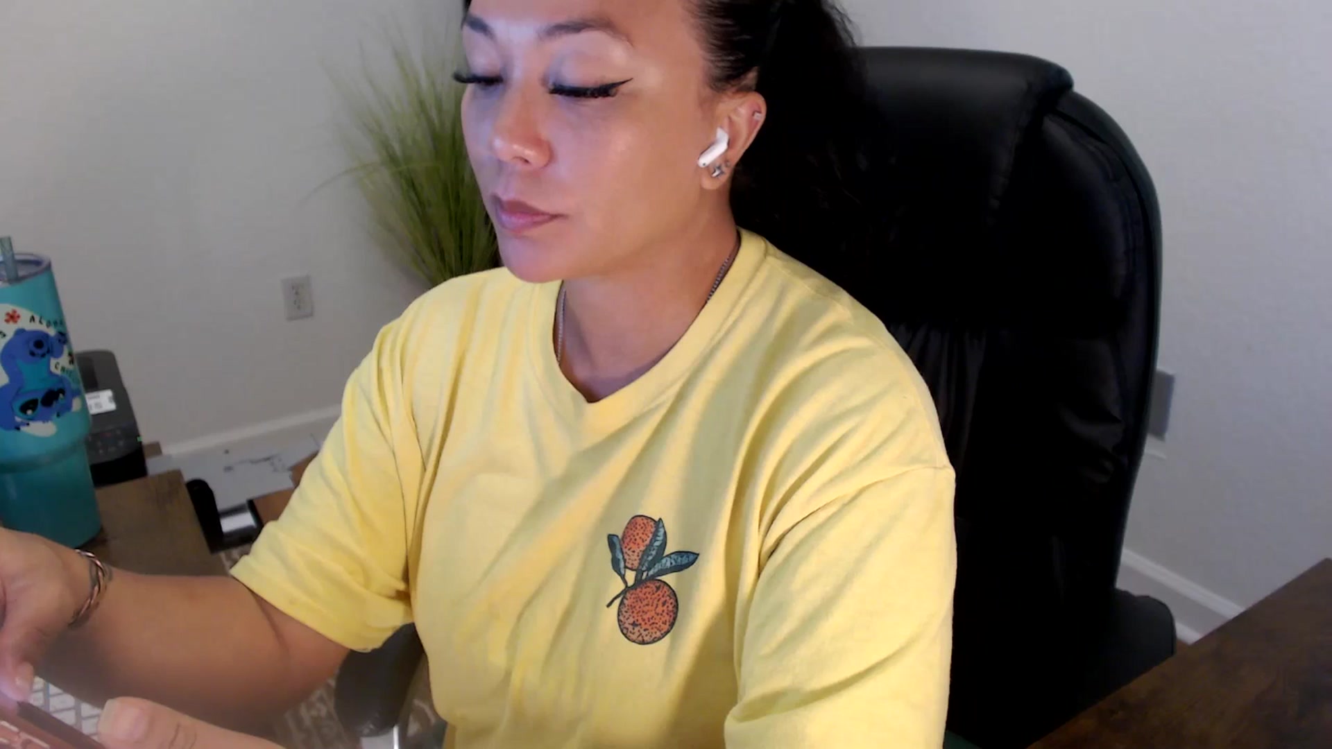 Gallery image thumbnail from MickaylaStar's myfreecams stream on, 06/24/2025, 16:39 image 20 of 20
