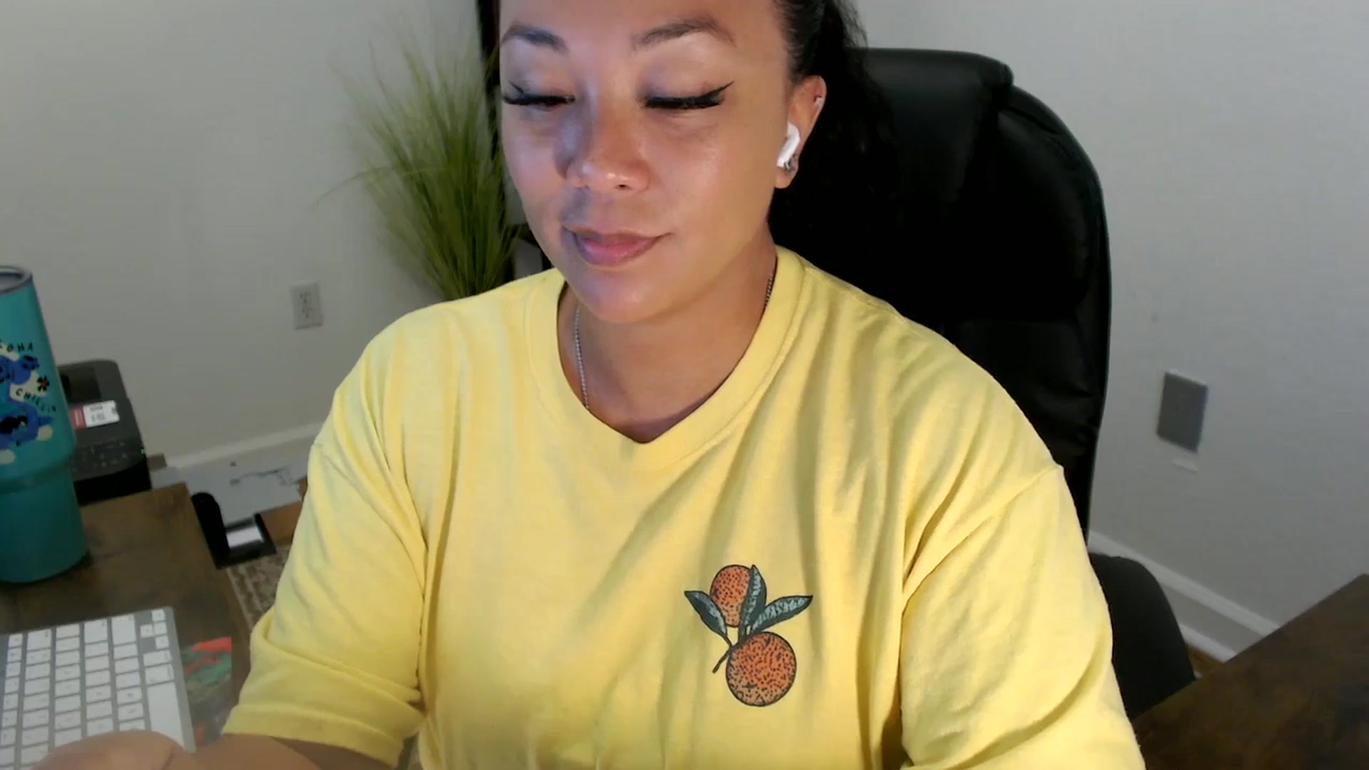 Gallery image thumbnail from MickaylaStar's myfreecams stream on, 06/24/2025, 16:39 image 14 of 20
