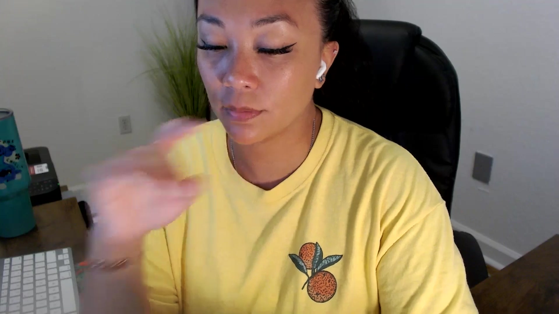 Gallery image thumbnail from MickaylaStar's myfreecams stream on, 06/24/2025, 16:39 image 11 of 20