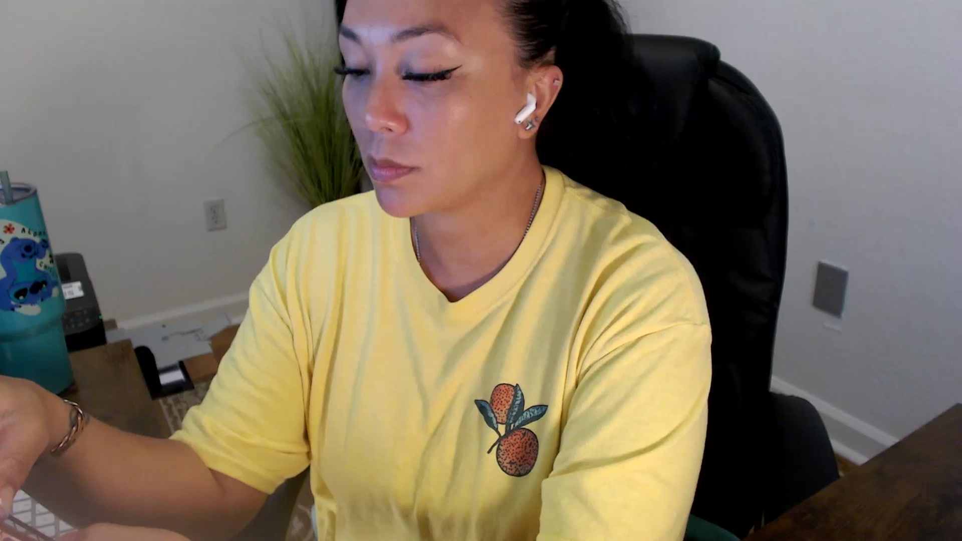 Gallery image thumbnail from MickaylaStar's myfreecams stream on, 06/24/2025, 16:39 image 19 of 20