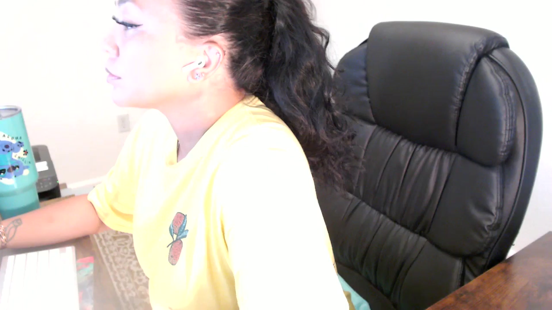 Gallery image thumbnail from MickaylaStar's myfreecams stream on, 06/24/2025, 16:59 image 19 of 20