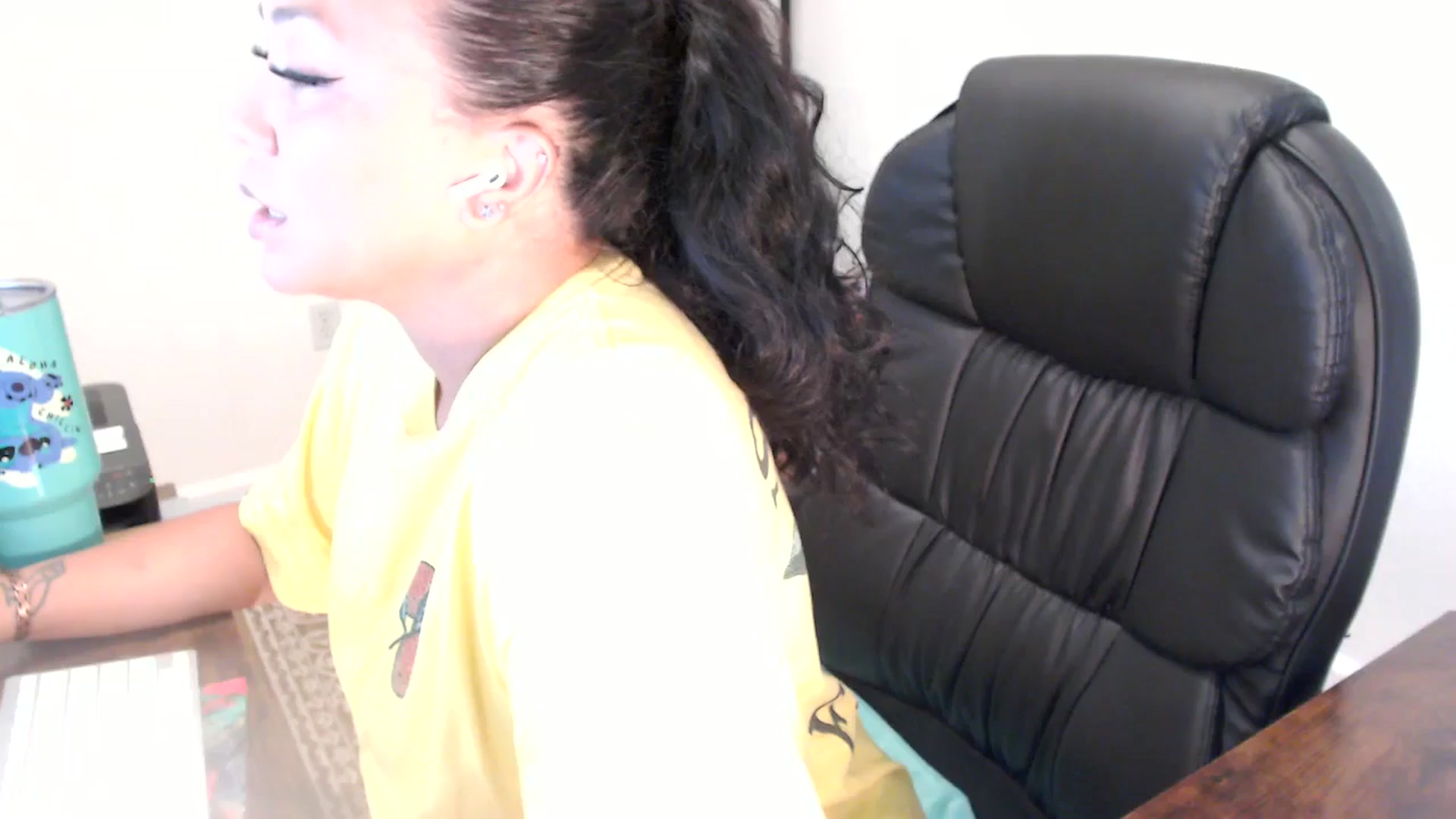 Gallery image thumbnail from MickaylaStar's myfreecams stream on, 06/24/2025, 16:59 image 10 of 20