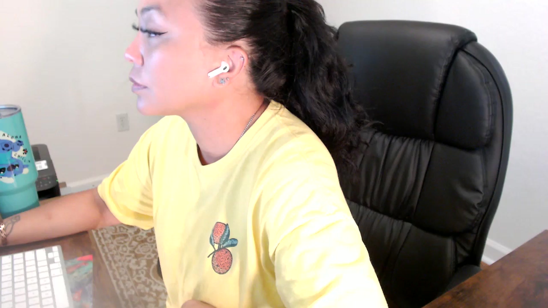 Gallery image thumbnail from MickaylaStar's myfreecams stream on, 06/24/2025, 16:59 image 3 of 20