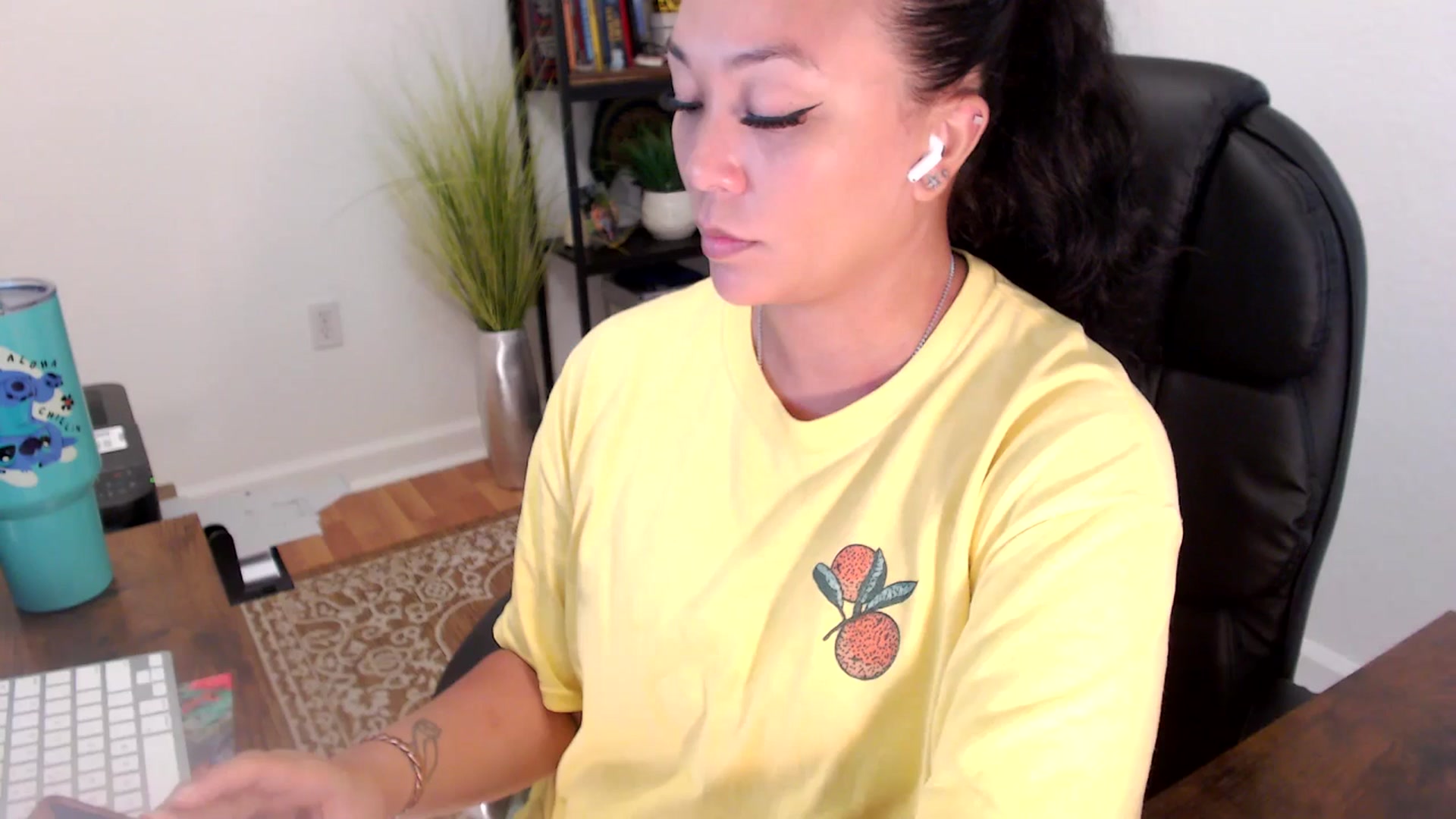 Gallery image thumbnail from MickaylaStar's myfreecams stream on, 06/24/2025, 17:19 image 19 of 20