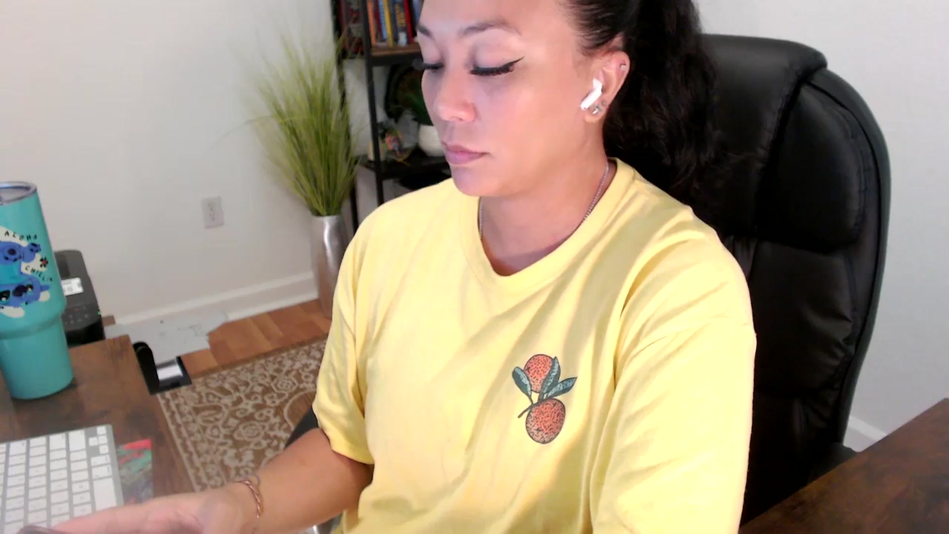 Gallery image thumbnail from MickaylaStar's myfreecams stream on, 06/24/2025, 17:19 image 15 of 20
