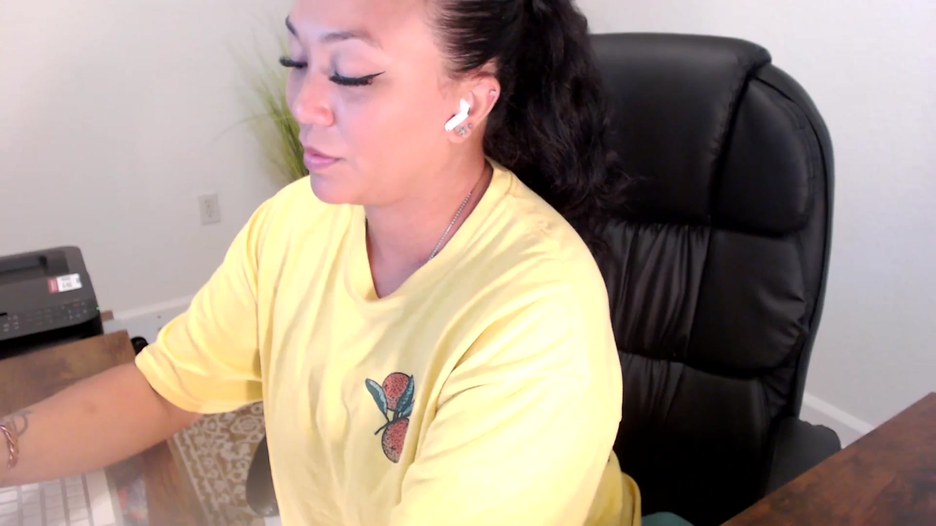 Gallery image thumbnail from MickaylaStar's myfreecams stream on, 06/24/2025, 17:57 image 8 of 20