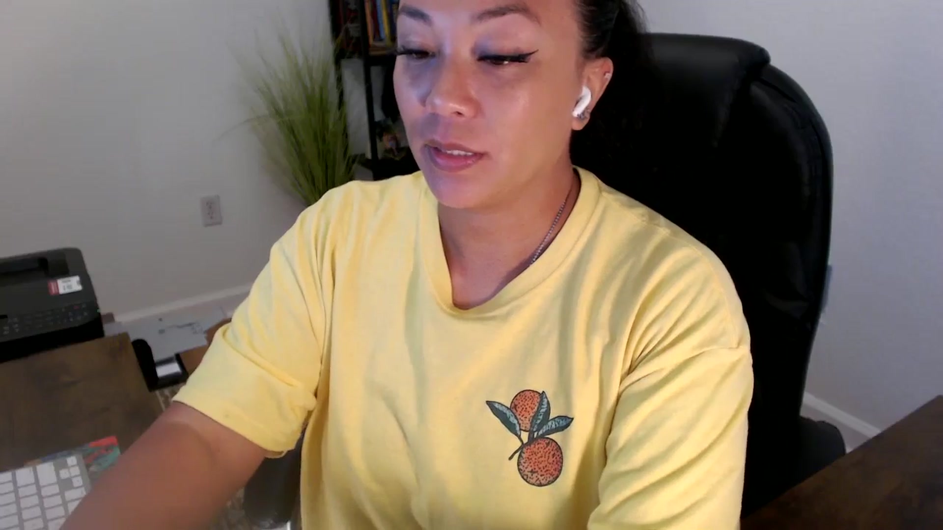 Gallery image thumbnail from MickaylaStar's myfreecams stream on, 06/24/2025, 17:57 image 19 of 20