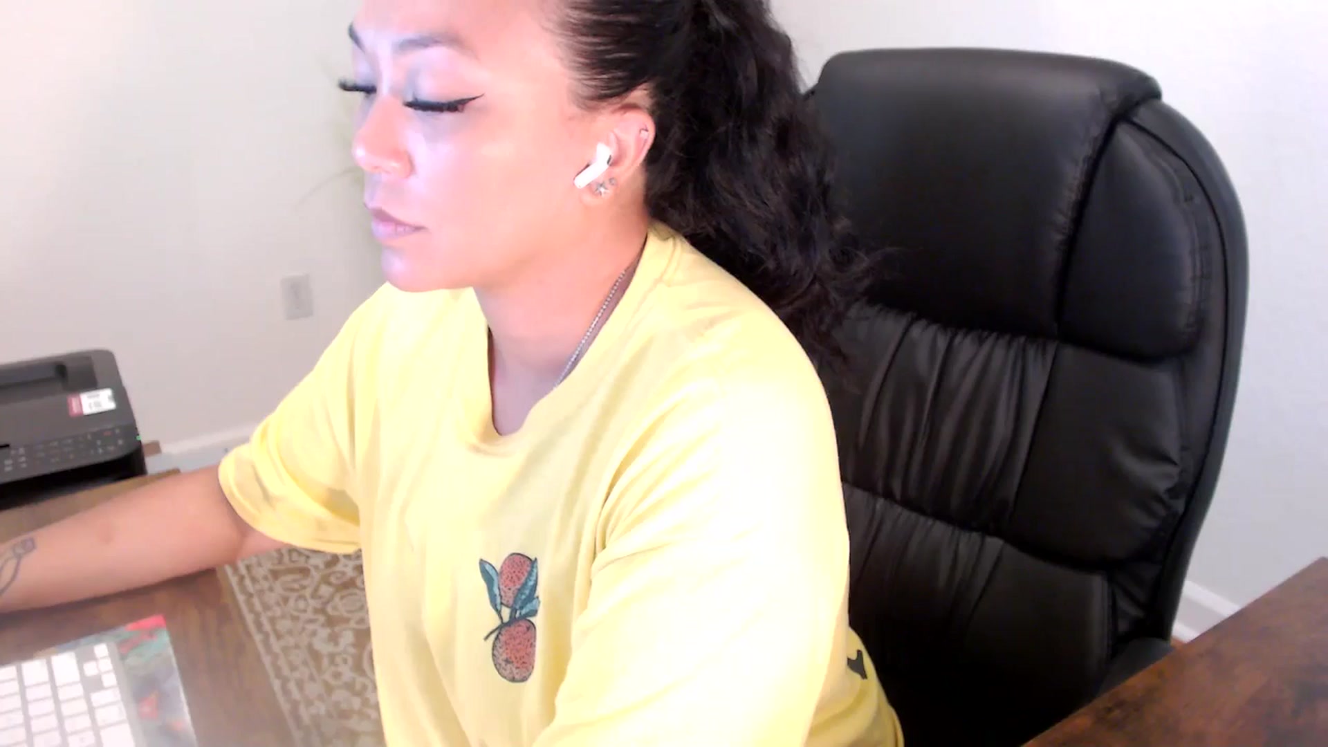 Gallery image thumbnail from MickaylaStar's myfreecams stream on, 06/24/2025, 17:57 image 20 of 20