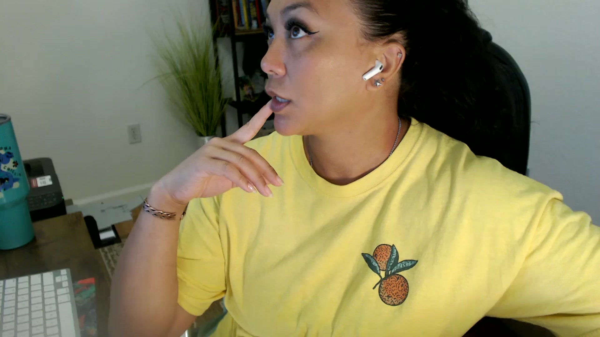 Gallery image thumbnail from MickaylaStar's myfreecams stream on, 06/24/2025, 17:57 image 1 of 20