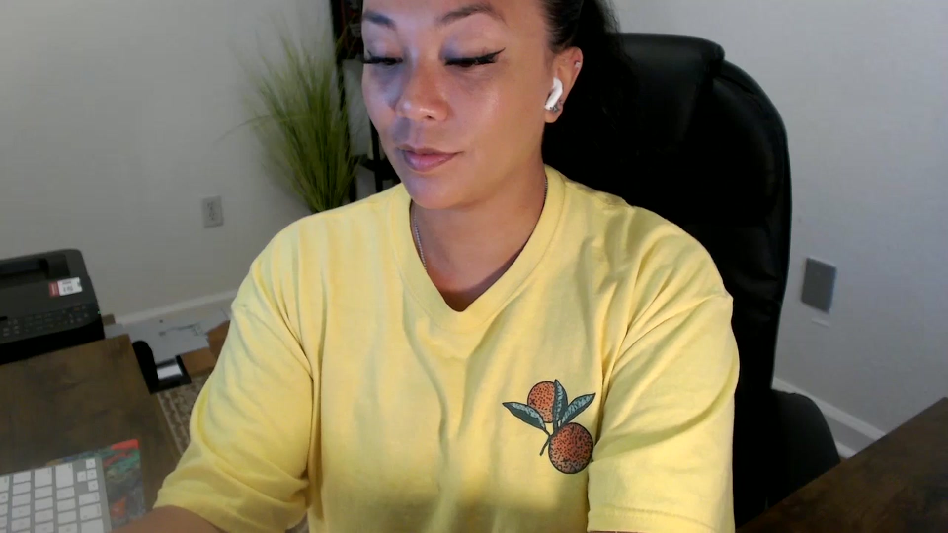 Gallery image thumbnail from MickaylaStar's myfreecams stream on, 06/24/2025, 17:57 image 16 of 20