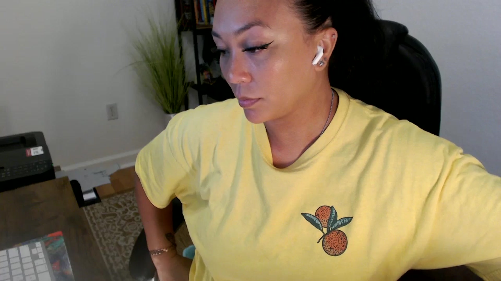 Gallery image thumbnail from MickaylaStar's myfreecams stream on, 06/24/2025, 17:57 image 18 of 20