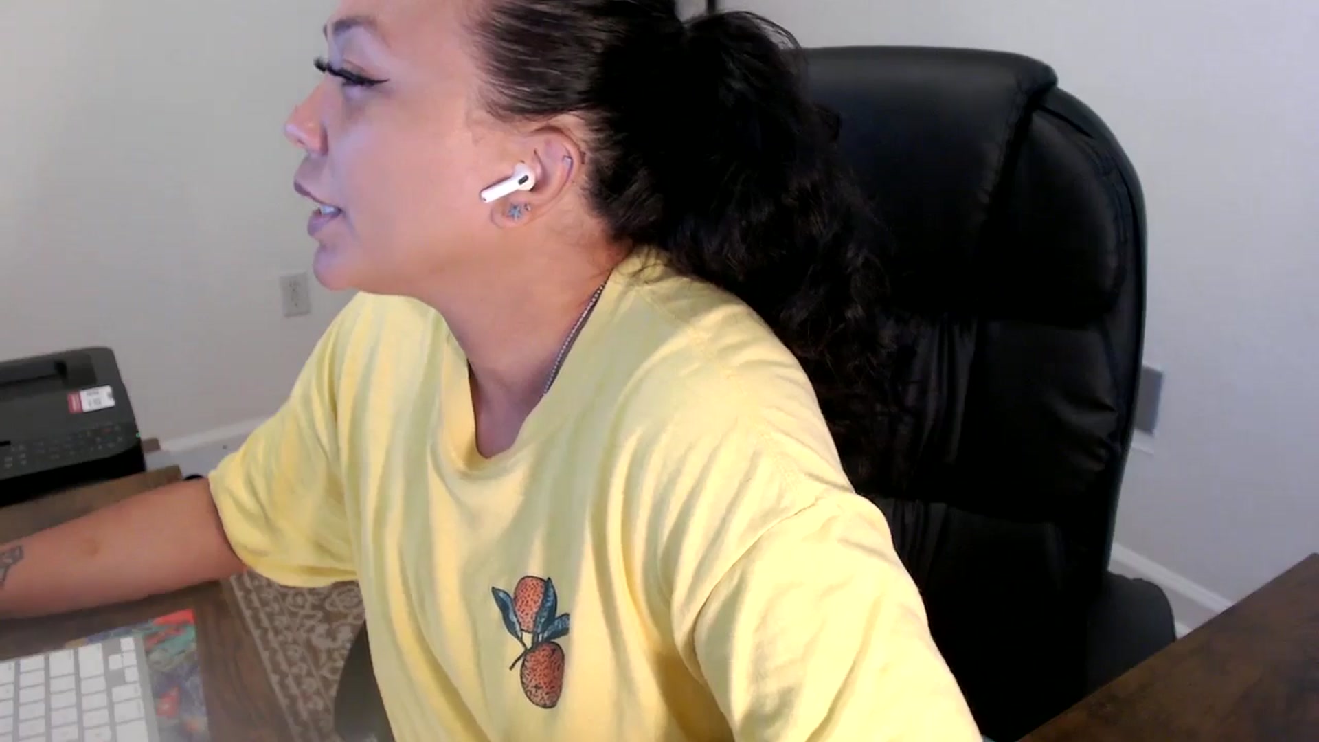 Gallery image thumbnail from MickaylaStar's myfreecams stream on, 06/24/2025, 17:57 image 13 of 20
