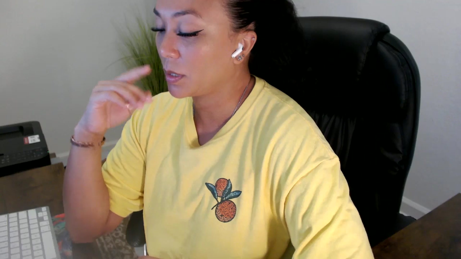 Gallery image thumbnail from MickaylaStar's myfreecams stream on, 06/24/2025, 17:57 image 9 of 20