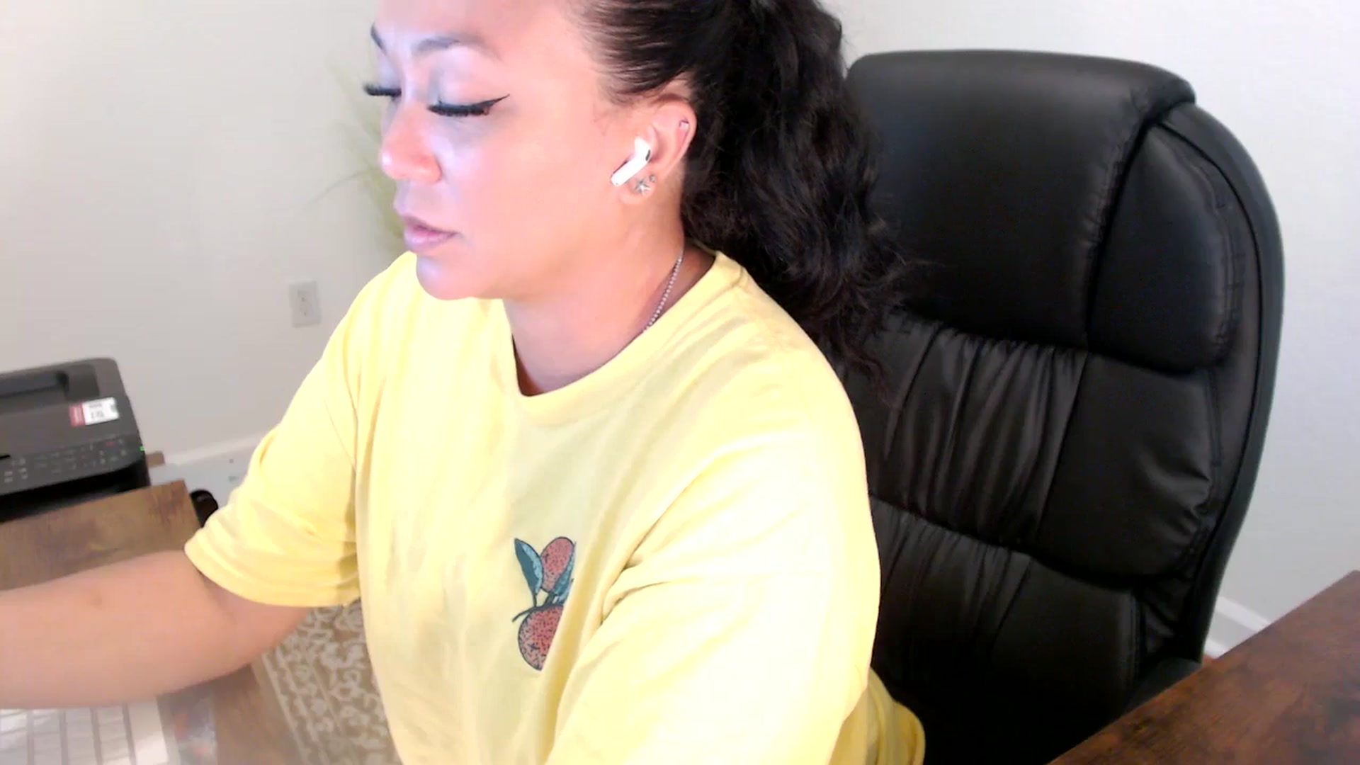 Gallery image thumbnail from MickaylaStar's myfreecams stream on, 06/24/2025, 17:57 image 4 of 20