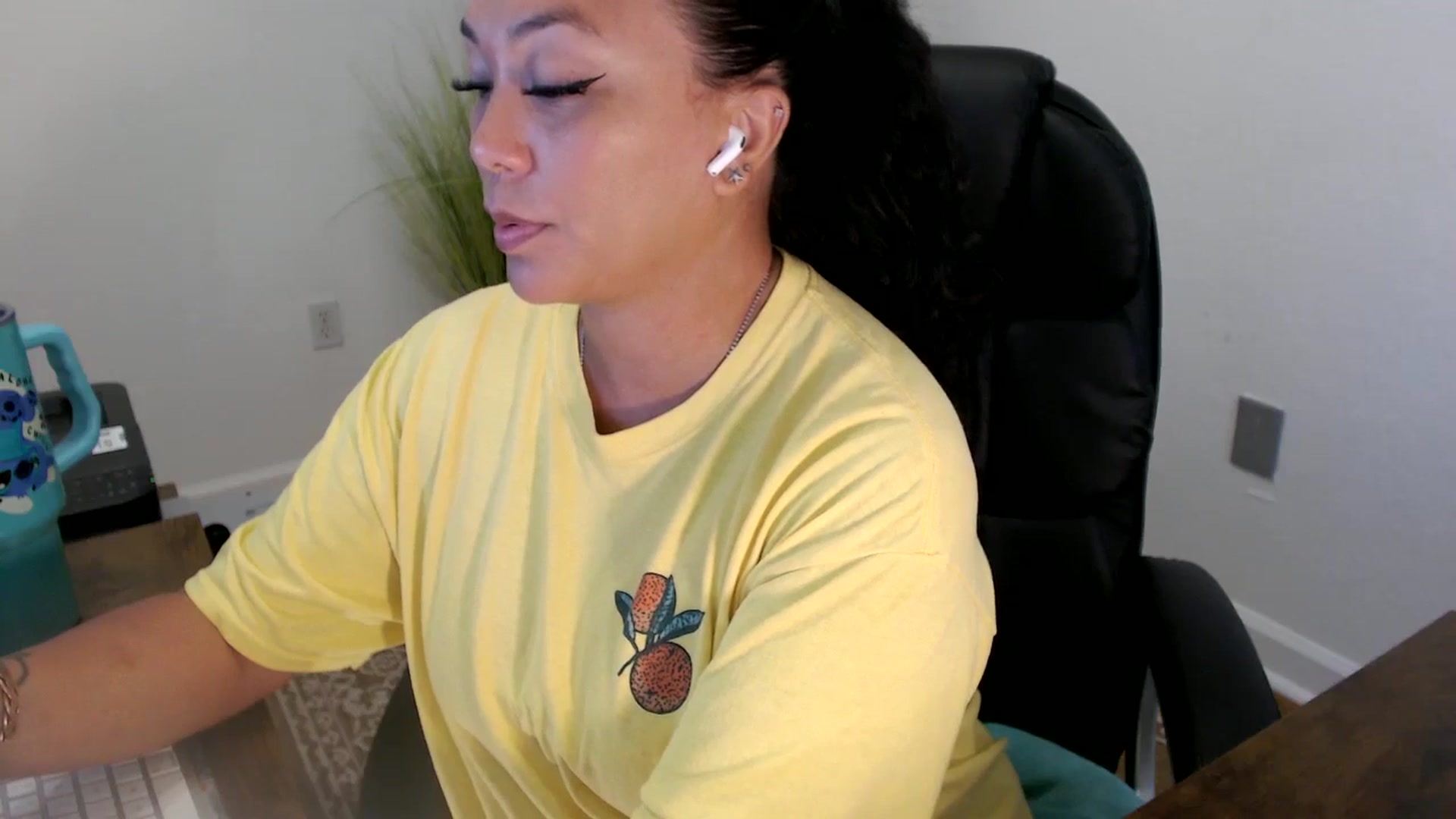Gallery image thumbnail from MickaylaStar's myfreecams stream on, 06/24/2025, 18:45 image 12 of 20