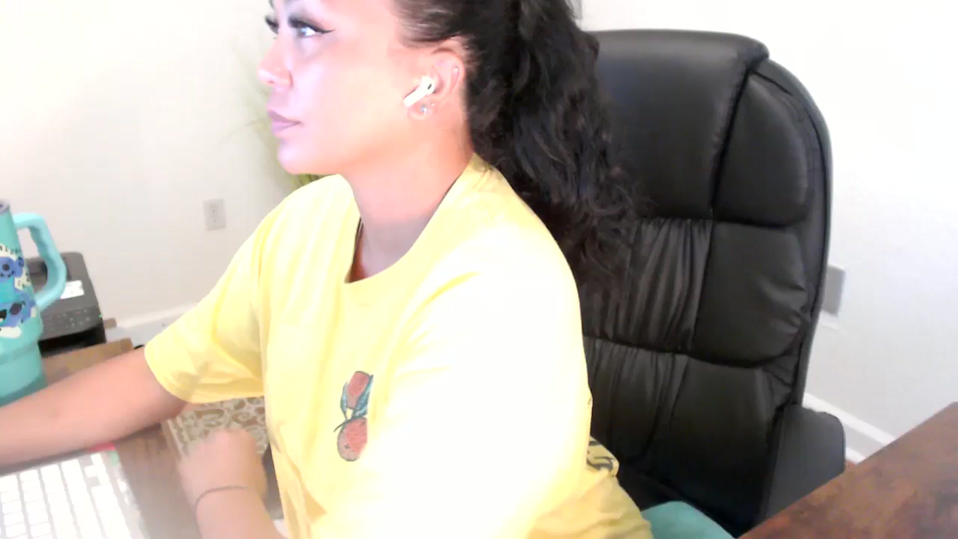 Gallery image thumbnail from MickaylaStar's myfreecams stream on, 06/24/2025, 18:45 image 13 of 20