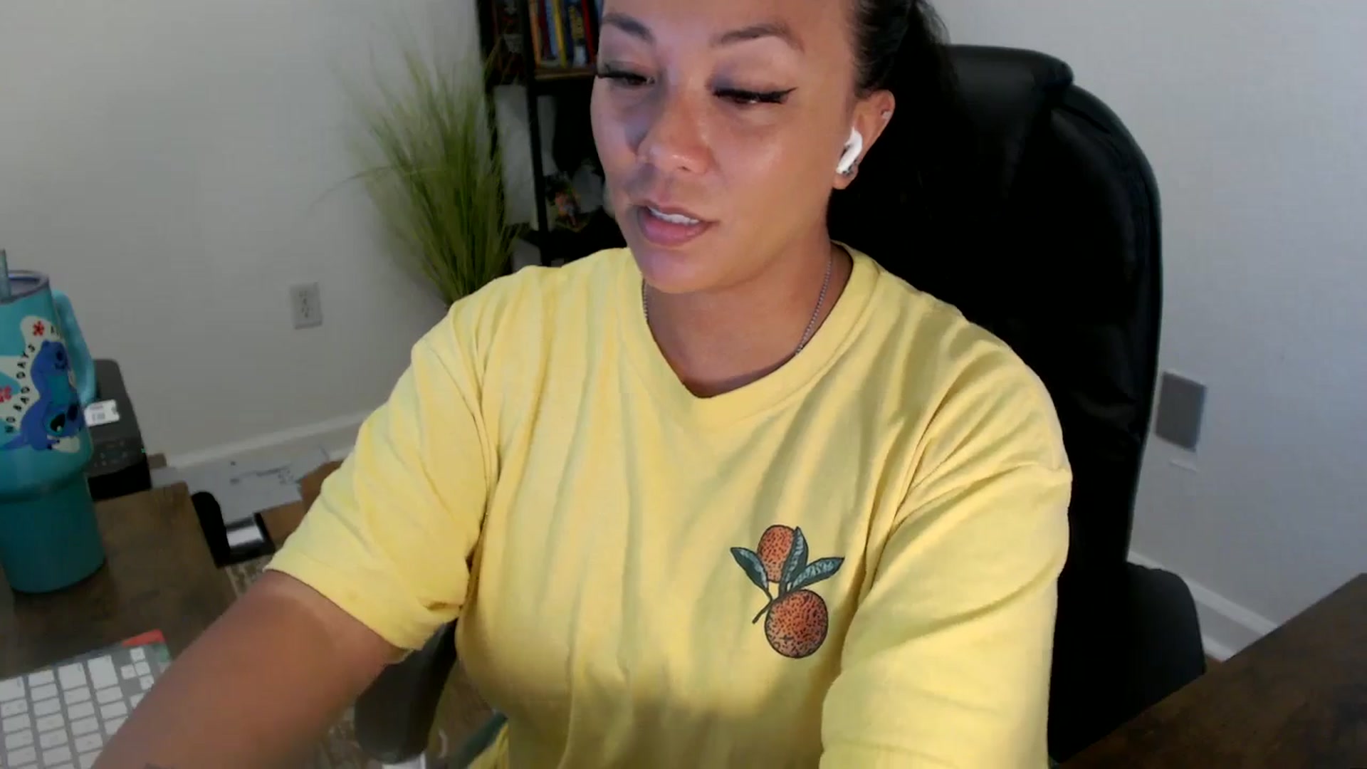 Gallery image thumbnail from MickaylaStar's myfreecams stream on, 06/24/2025, 18:45 image 15 of 20