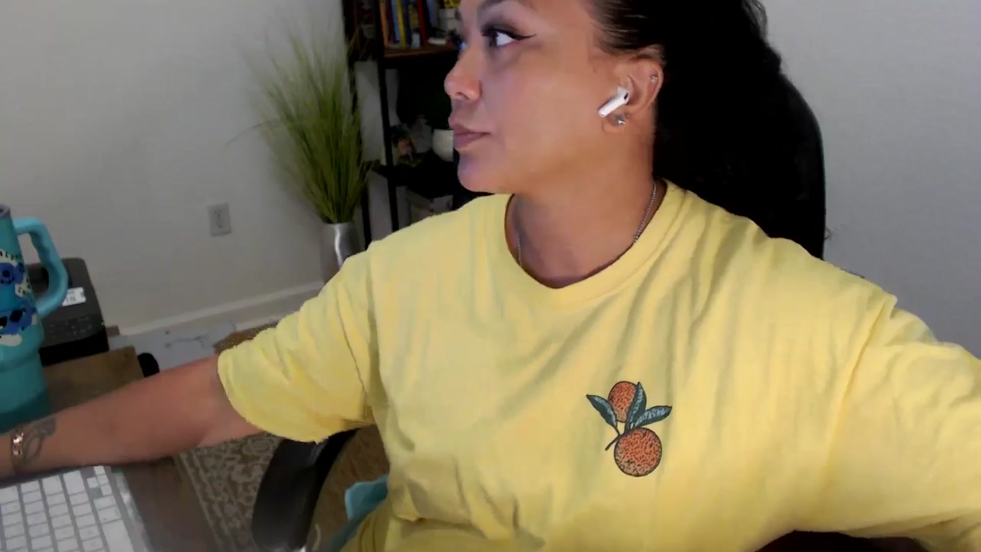Gallery image thumbnail from MickaylaStar's myfreecams stream on, 06/24/2025, 18:45 image 11 of 20