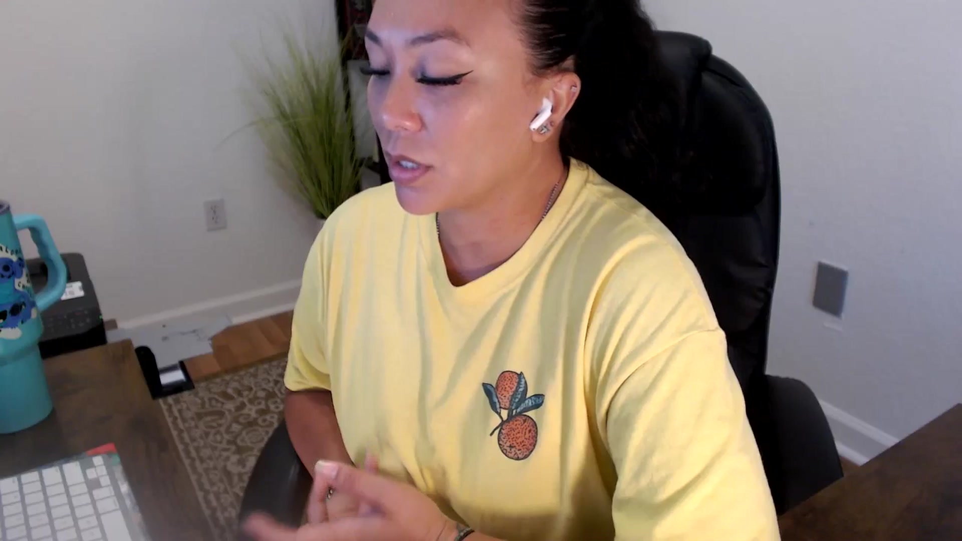 Gallery image thumbnail from MickaylaStar's myfreecams stream on, 06/24/2025, 18:45 image 8 of 20