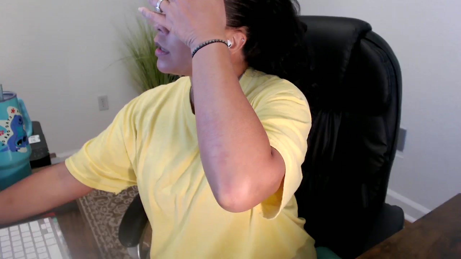Gallery image thumbnail from MickaylaStar's myfreecams stream on, 06/24/2025, 18:45 image 17 of 20