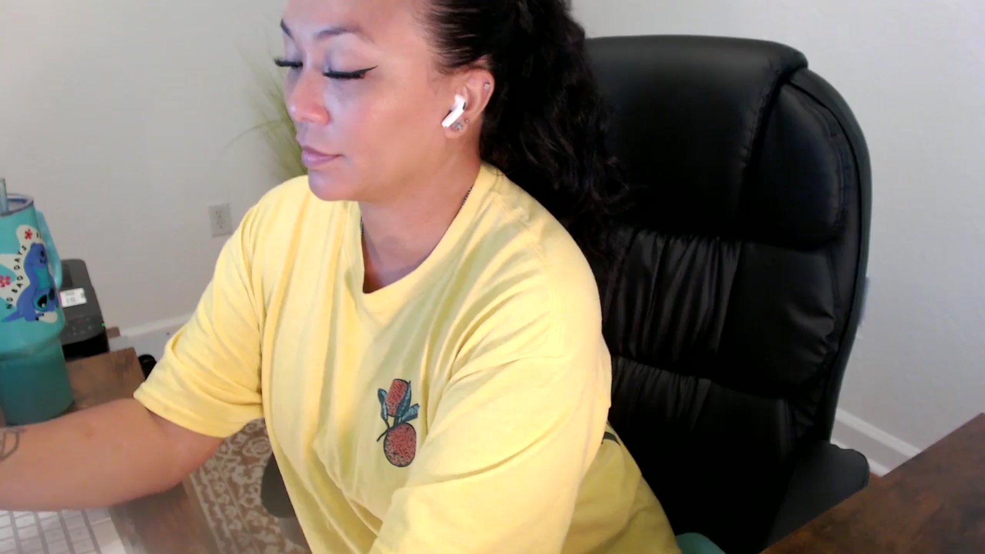 Gallery image thumbnail from MickaylaStar's myfreecams stream on, 06/24/2025, 18:45 image 20 of 20
