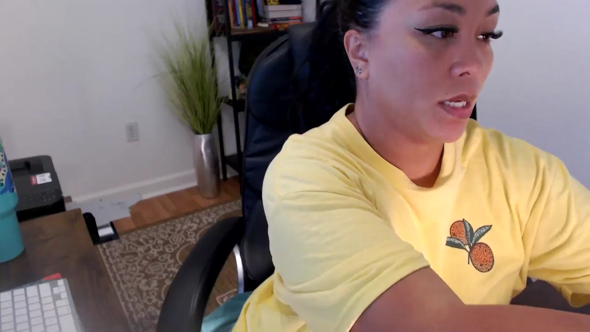 Gallery image thumbnail from MickaylaStar's myfreecams stream on, 06/24/2025, 19:10 image 14 of 20