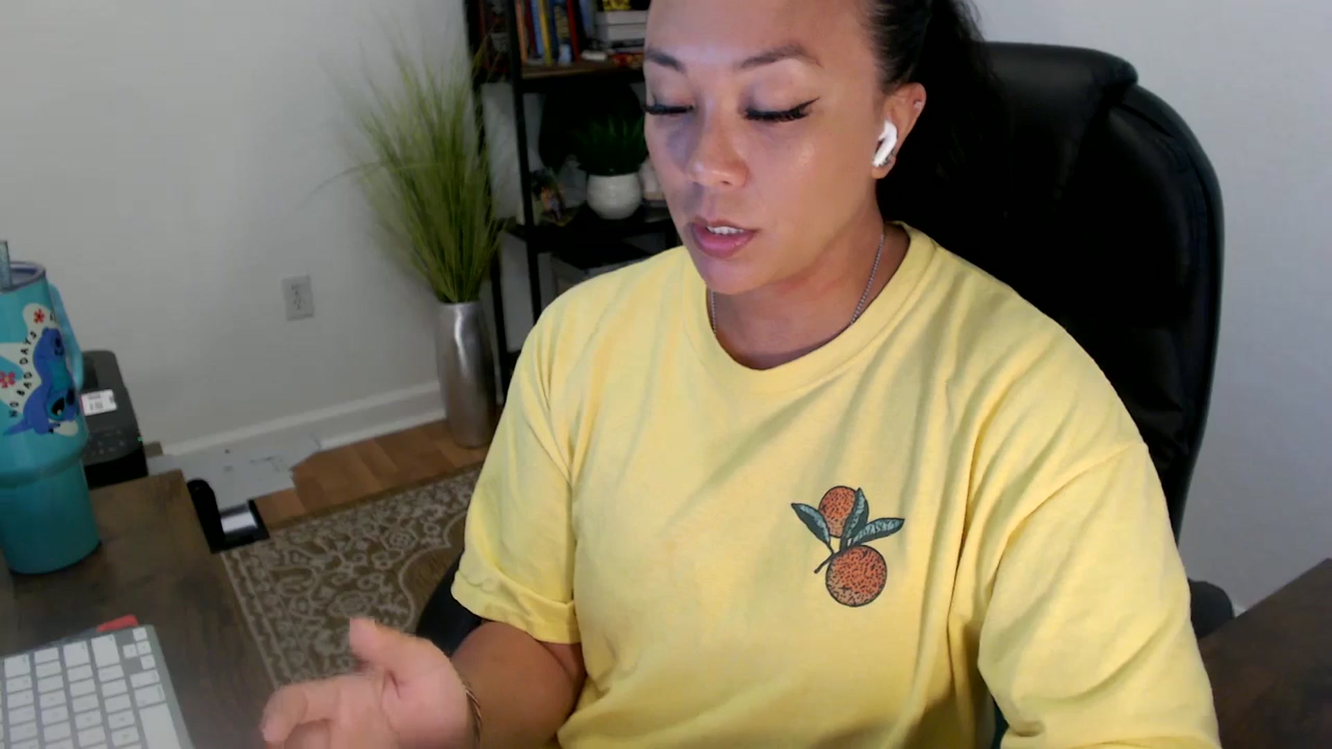 Gallery image thumbnail from MickaylaStar's myfreecams stream on, 06/24/2025, 19:10 image 6 of 20