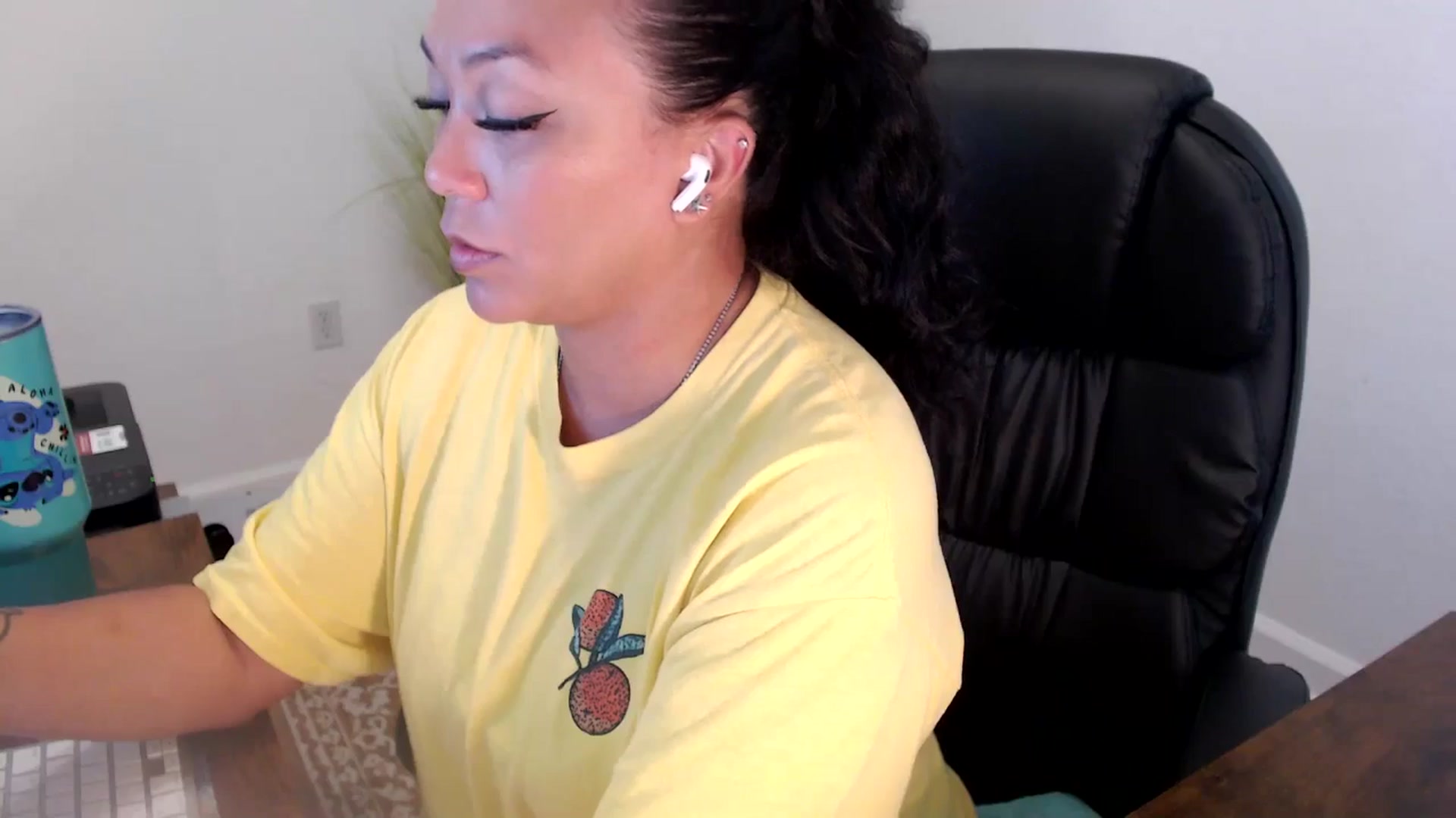 Gallery image thumbnail from MickaylaStar's myfreecams stream on, 06/24/2025, 19:31 image 16 of 20