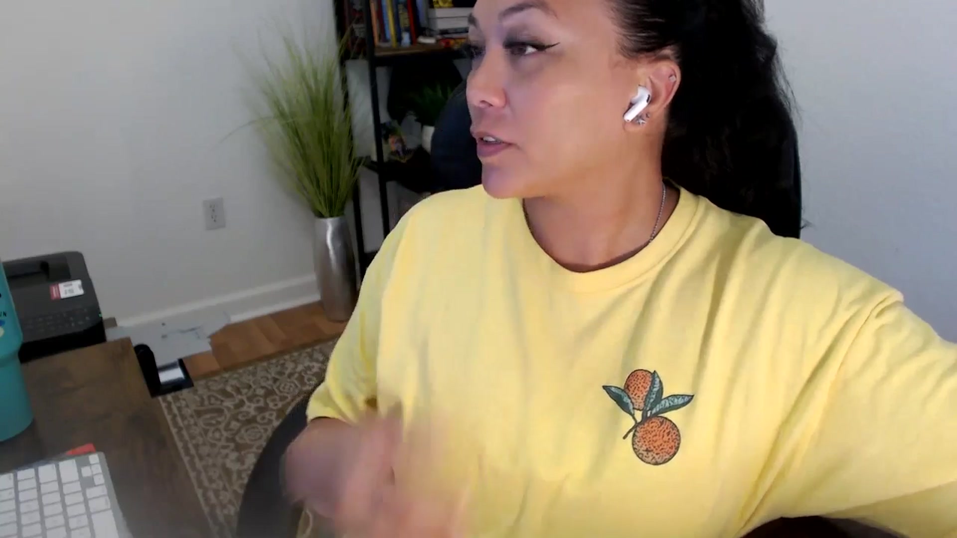 Gallery image thumbnail from MickaylaStar's myfreecams stream on, 06/24/2025, 19:31 image 5 of 20