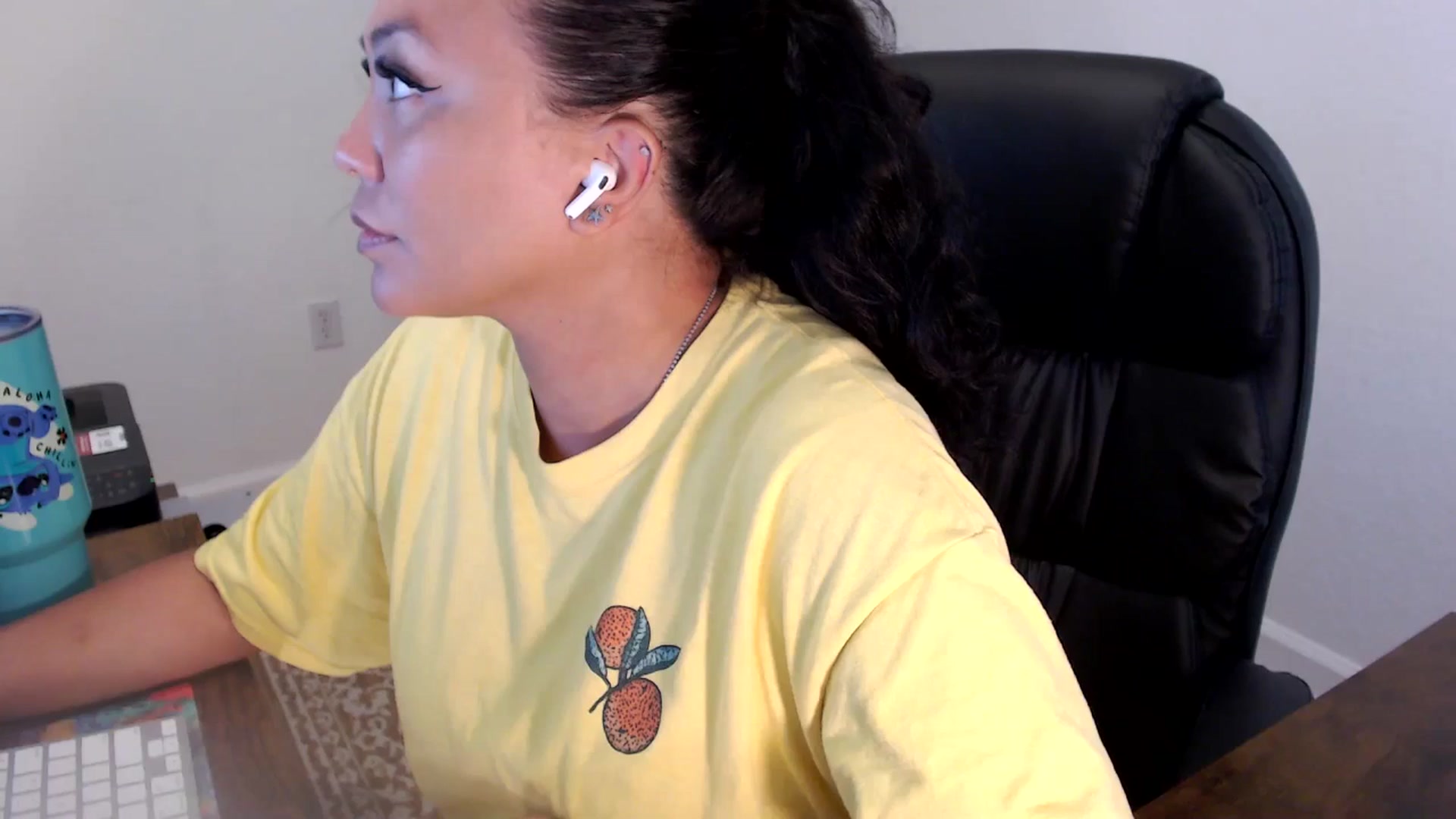 Gallery image thumbnail from MickaylaStar's myfreecams stream on, 06/24/2025, 19:31 image 12 of 20