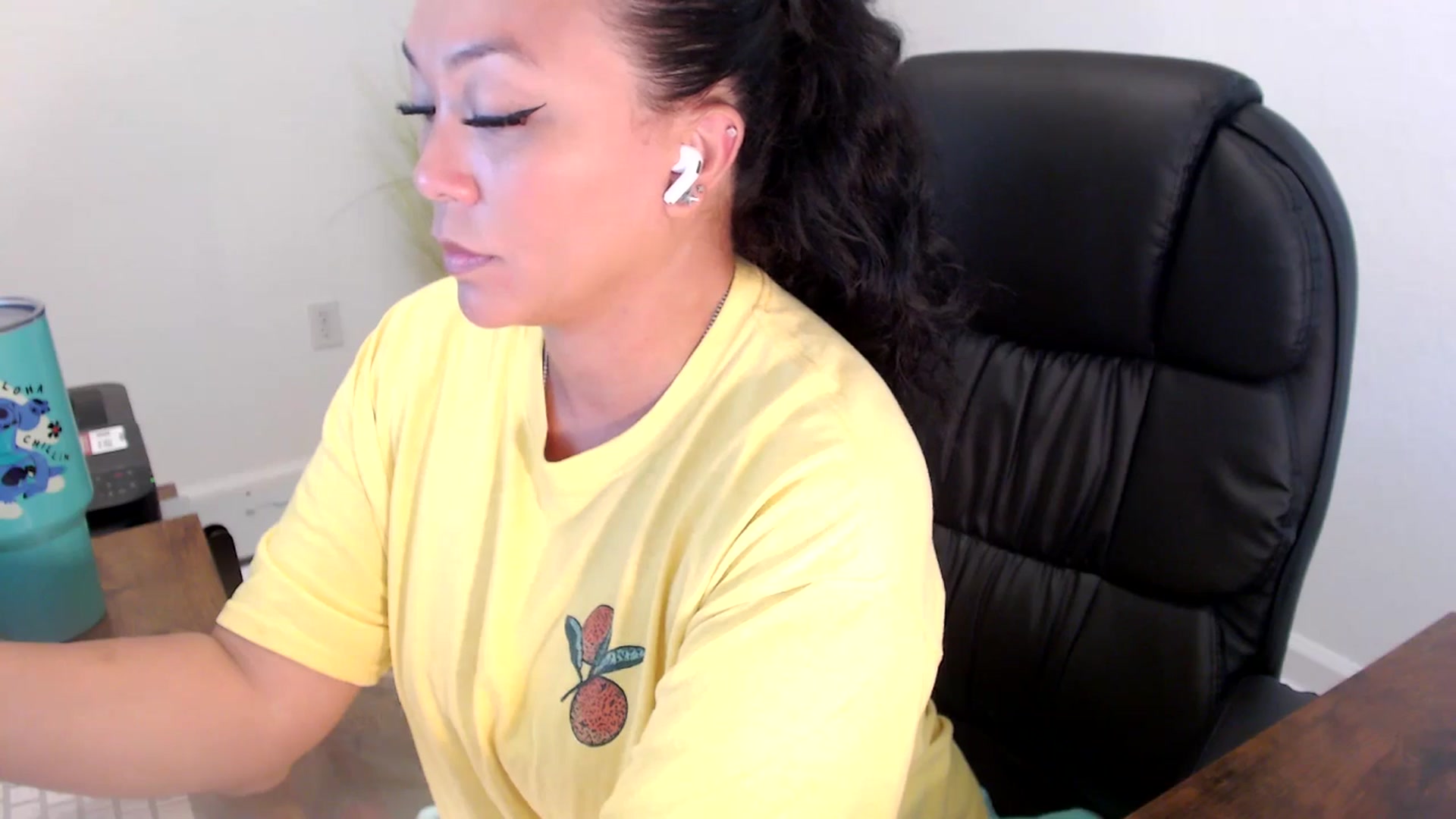 Gallery image thumbnail from MickaylaStar's myfreecams stream on, 06/24/2025, 19:51 image 10 of 20
