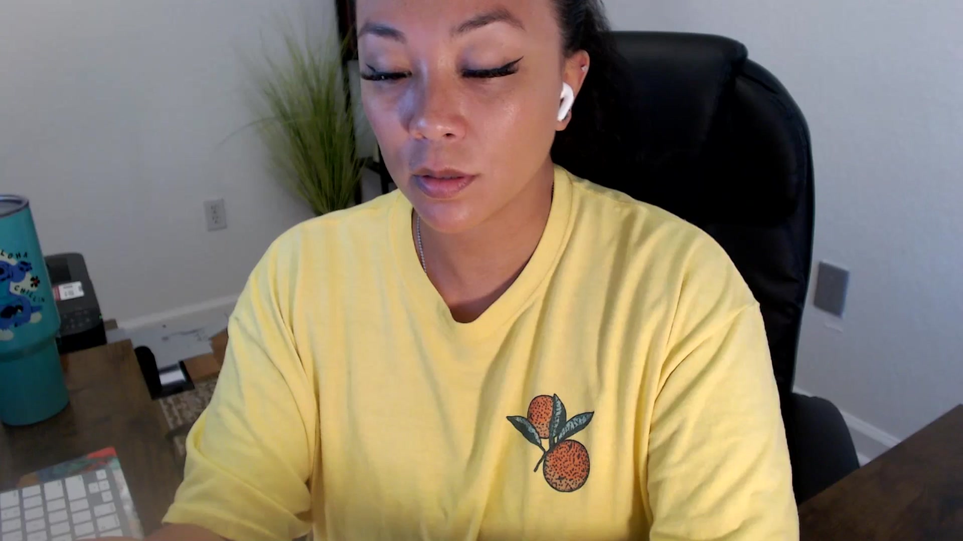 Gallery image thumbnail from MickaylaStar's myfreecams stream on, 06/24/2025, 19:51 image 18 of 20